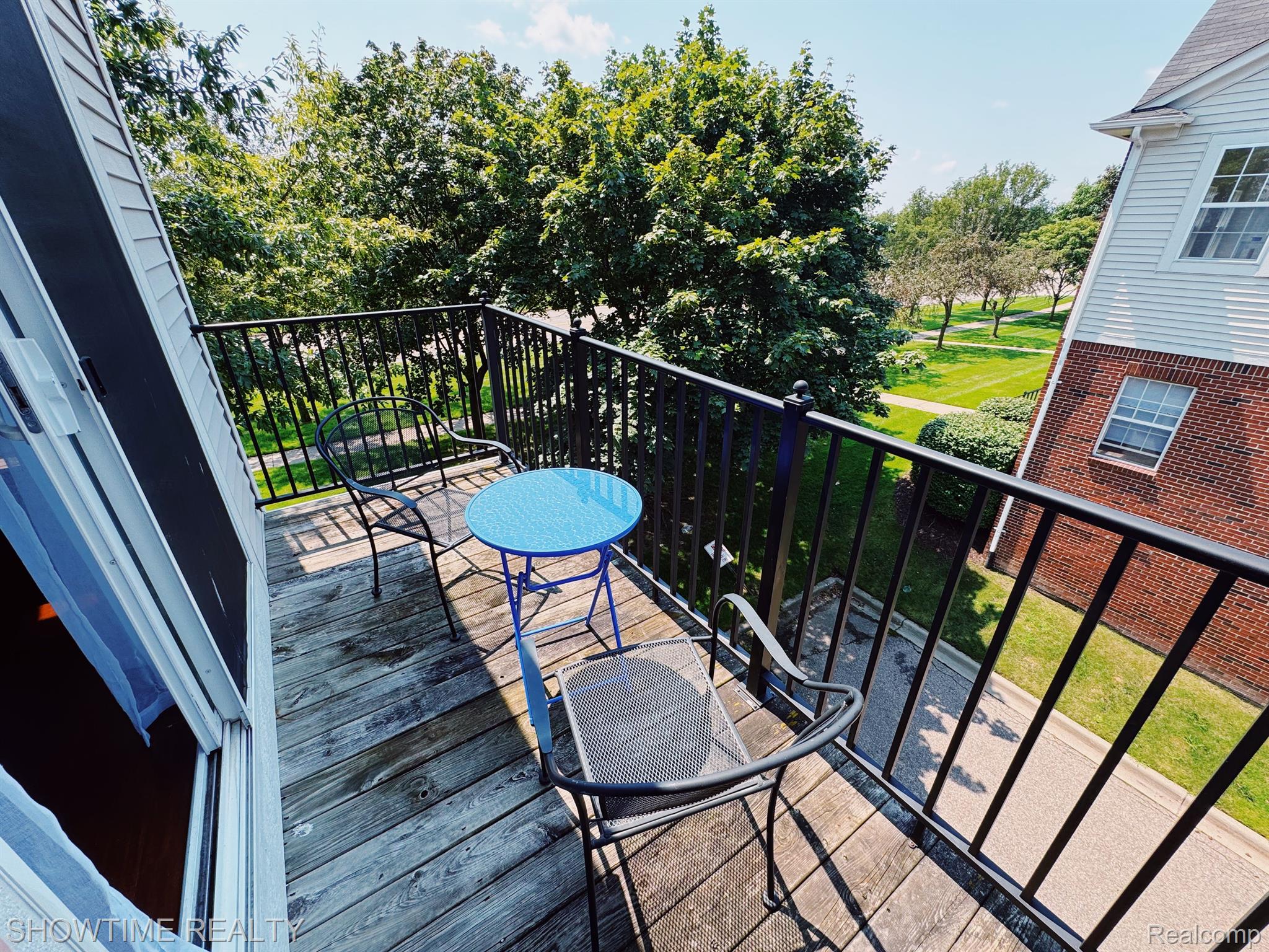 14592 VAUXHALL Drive