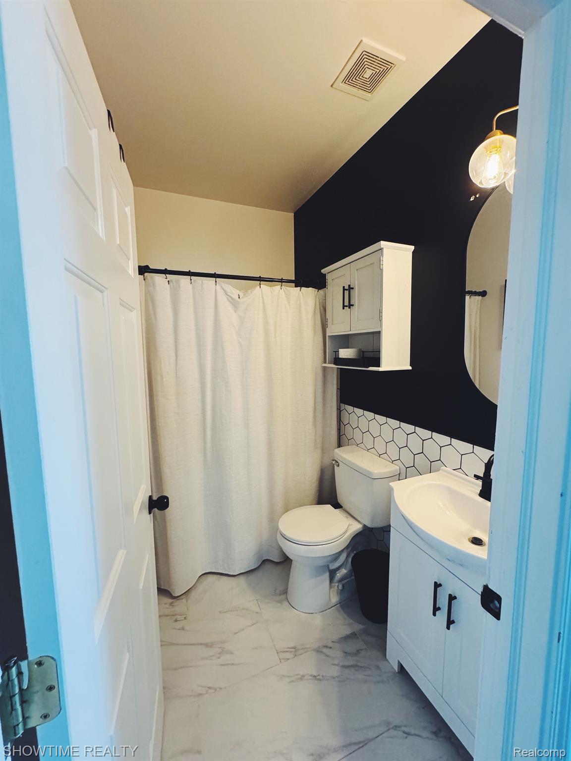 14592 VAUXHALL Drive