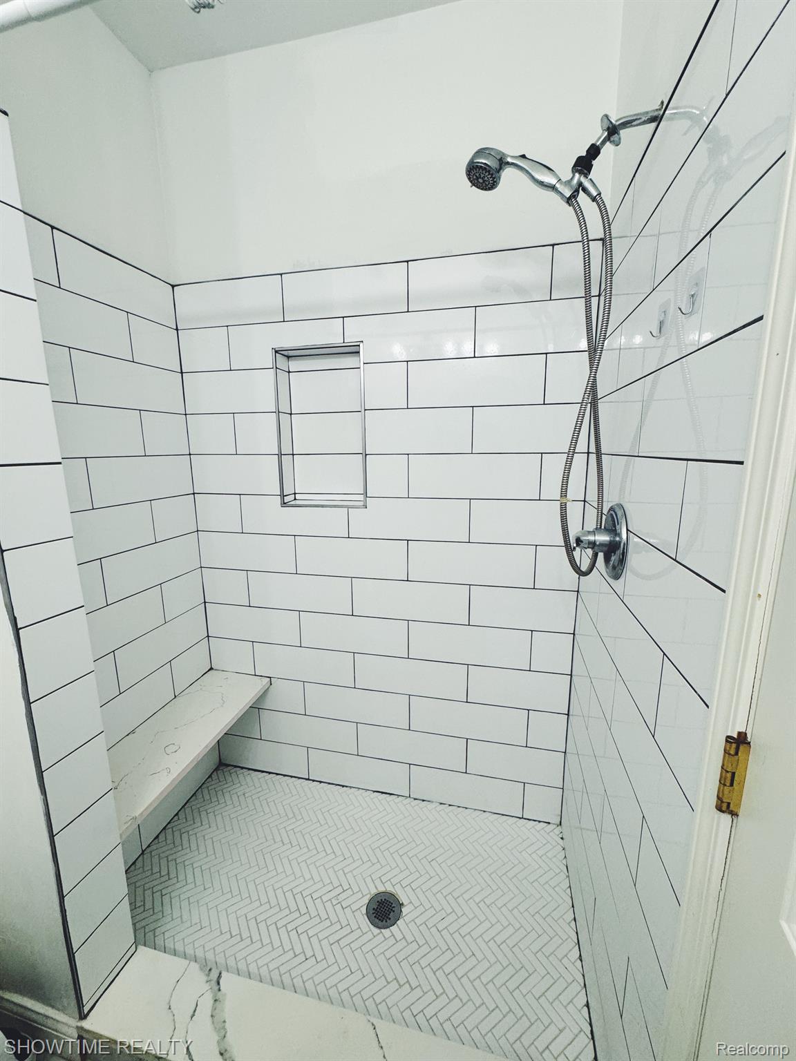 14592 VAUXHALL Drive