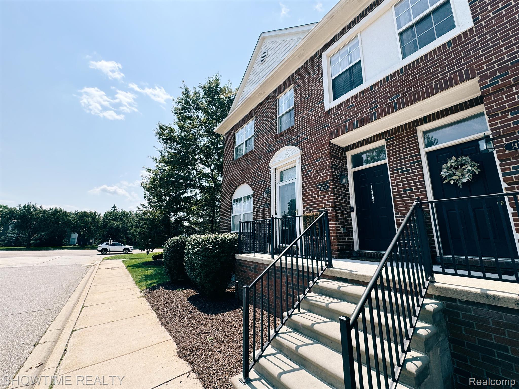 14592 VAUXHALL Drive