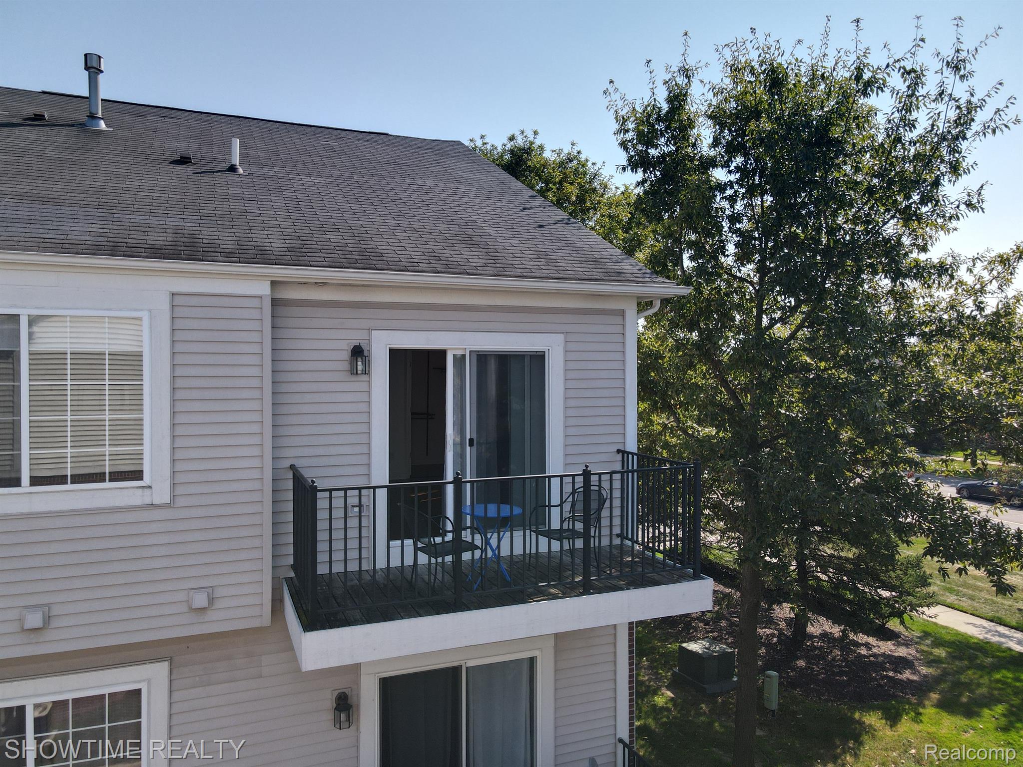 14592 VAUXHALL Drive