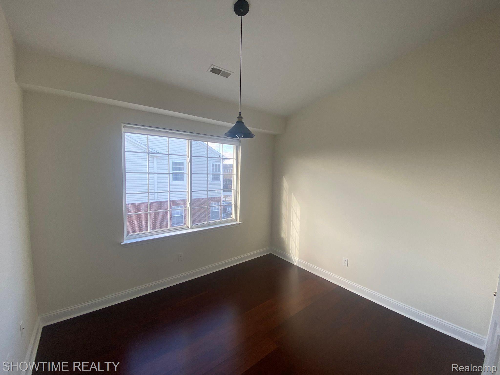 14592 VAUXHALL Drive