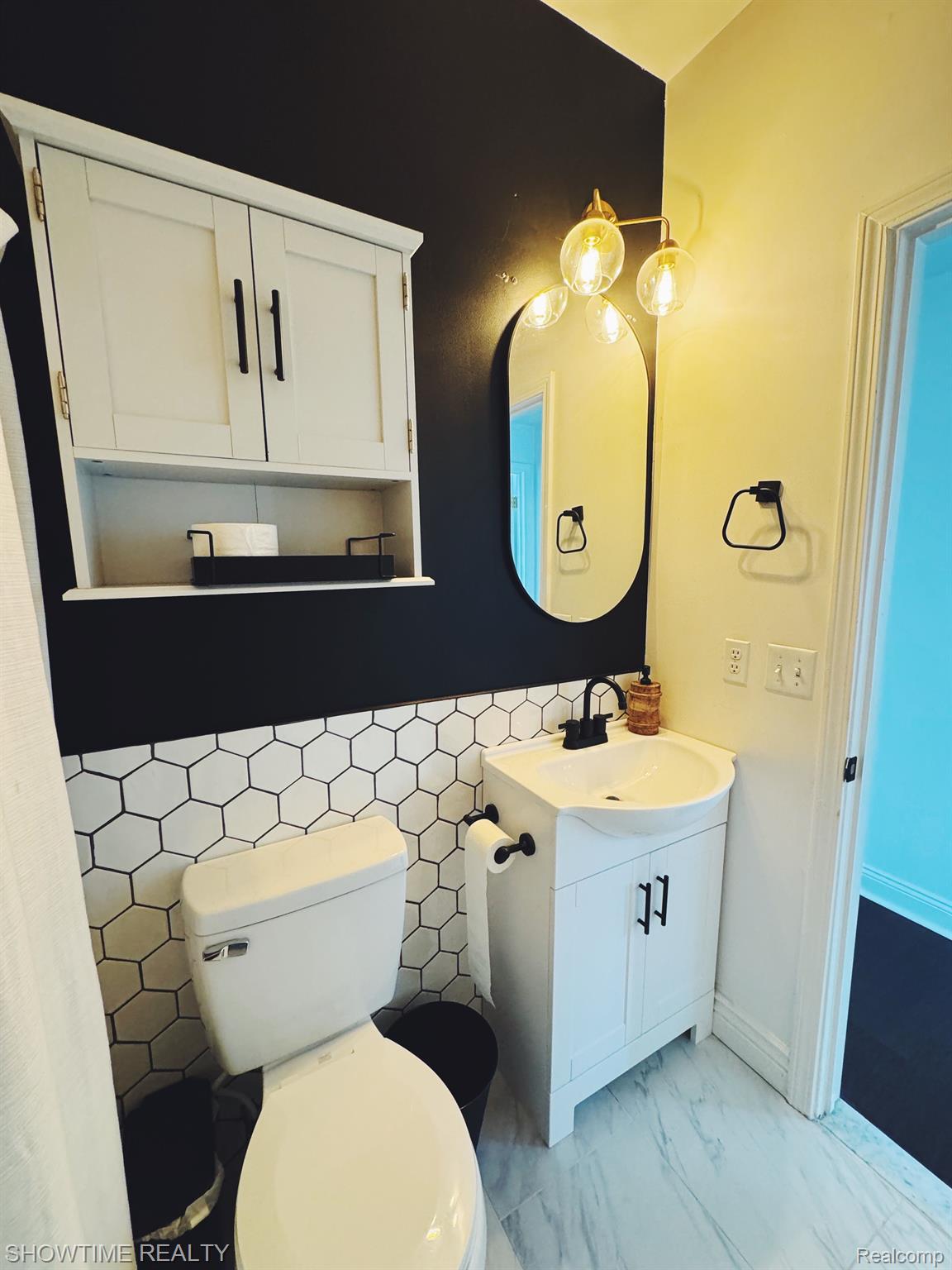 14592 VAUXHALL Drive