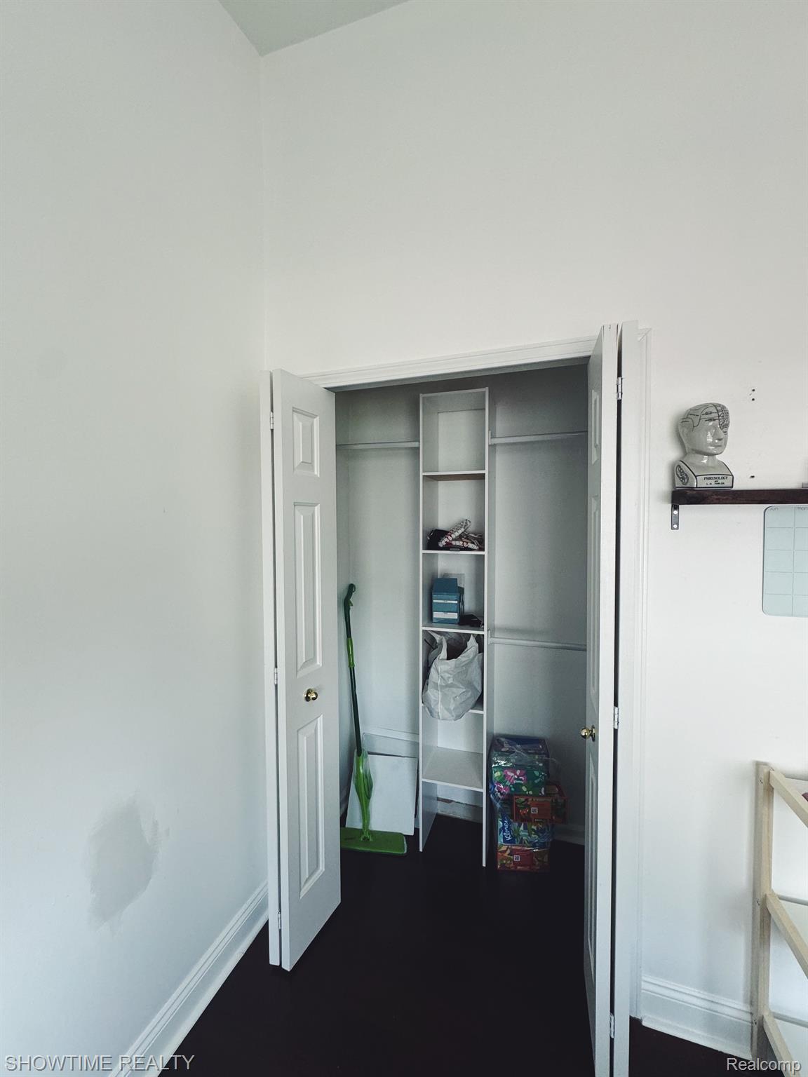 14592 VAUXHALL Drive