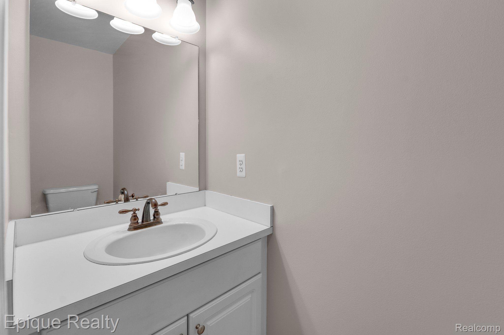 53984 BIRCHWOOD Court Unit #15