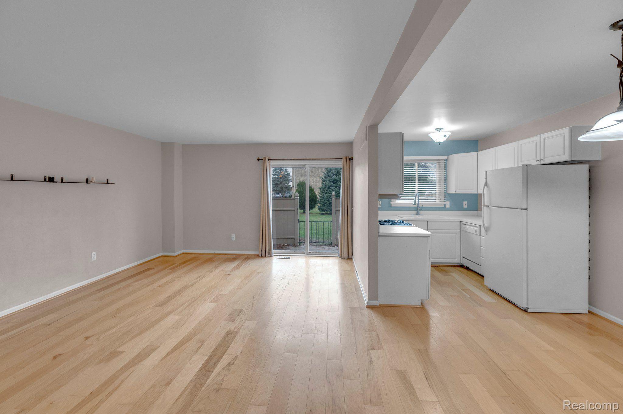 53984 BIRCHWOOD Court Unit #15