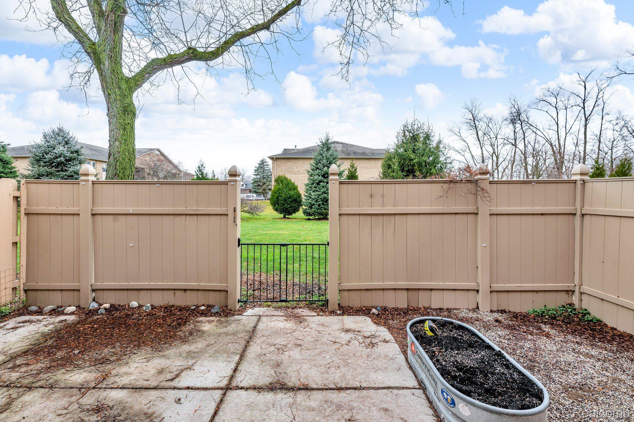 53984 BIRCHWOOD Court Unit #15