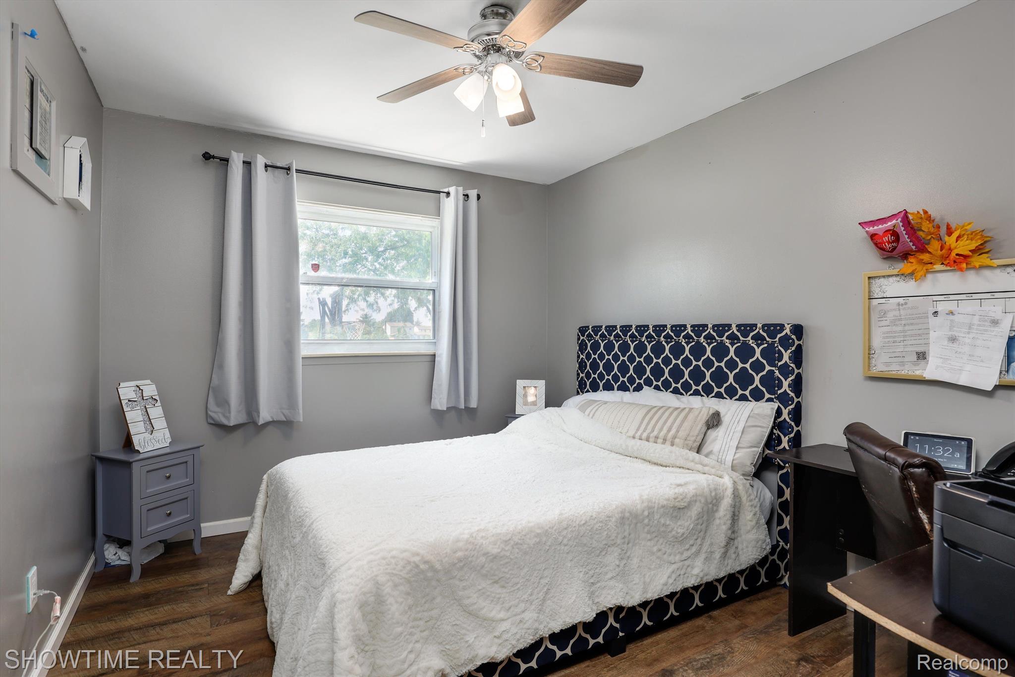 5156 GARDNER Street E