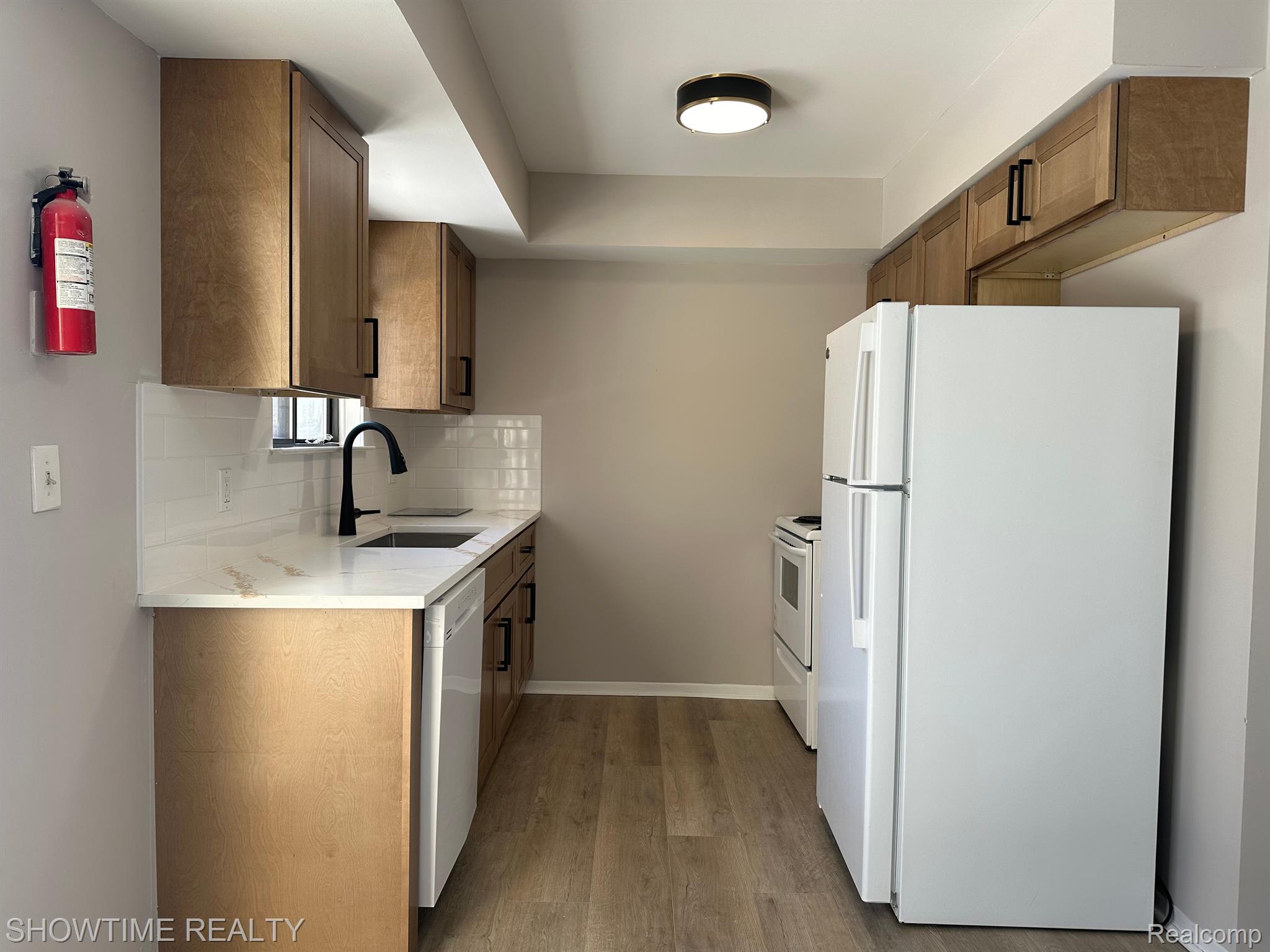 40860 HIGHPOINTE Drive