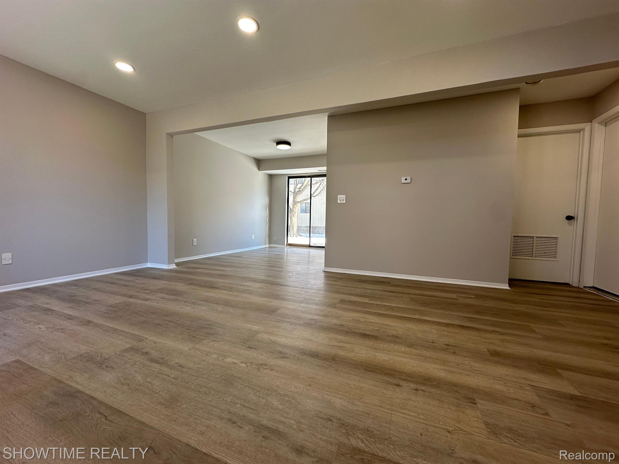 40860 HIGHPOINTE Drive