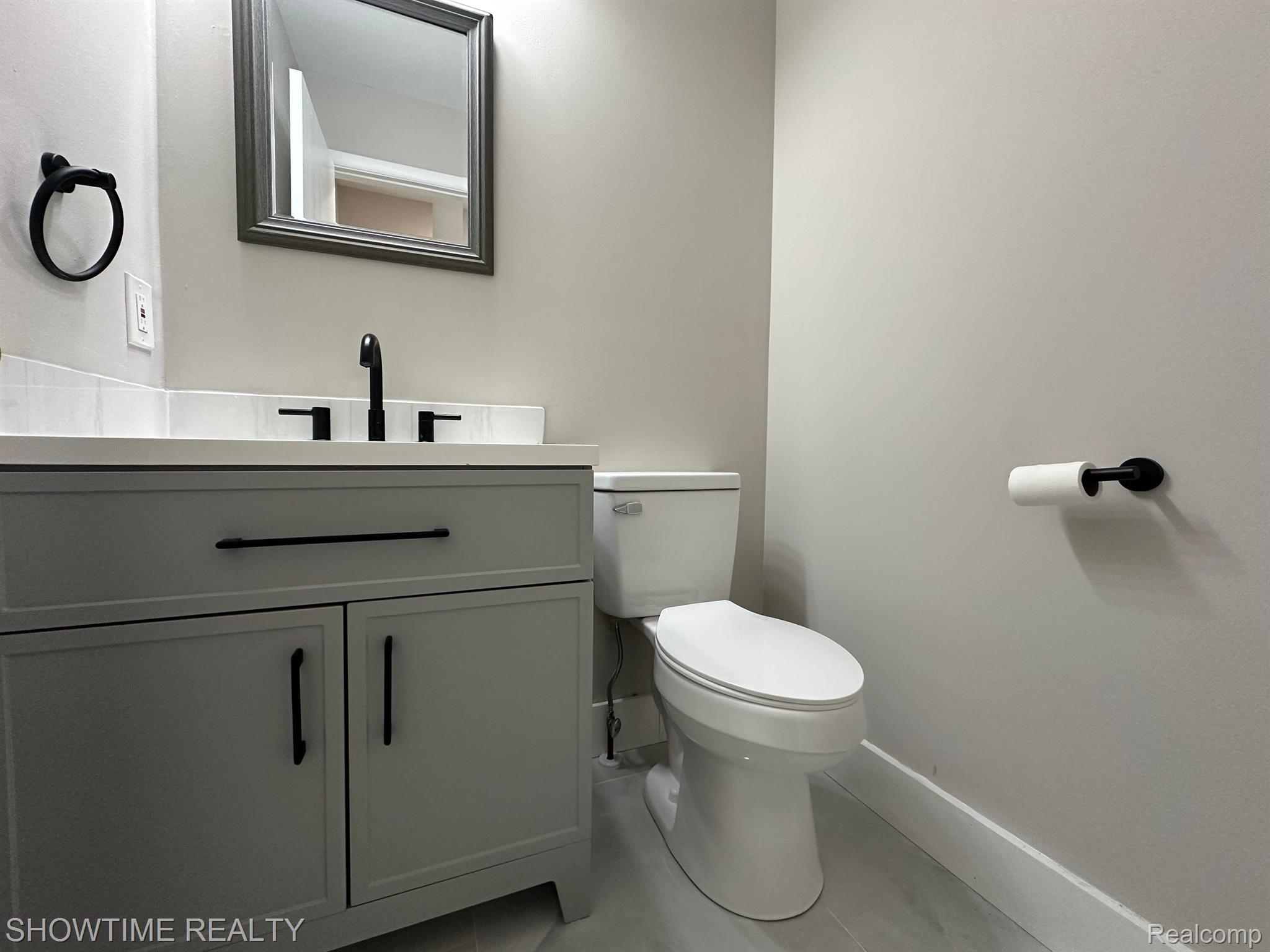 40860 HIGHPOINTE Drive