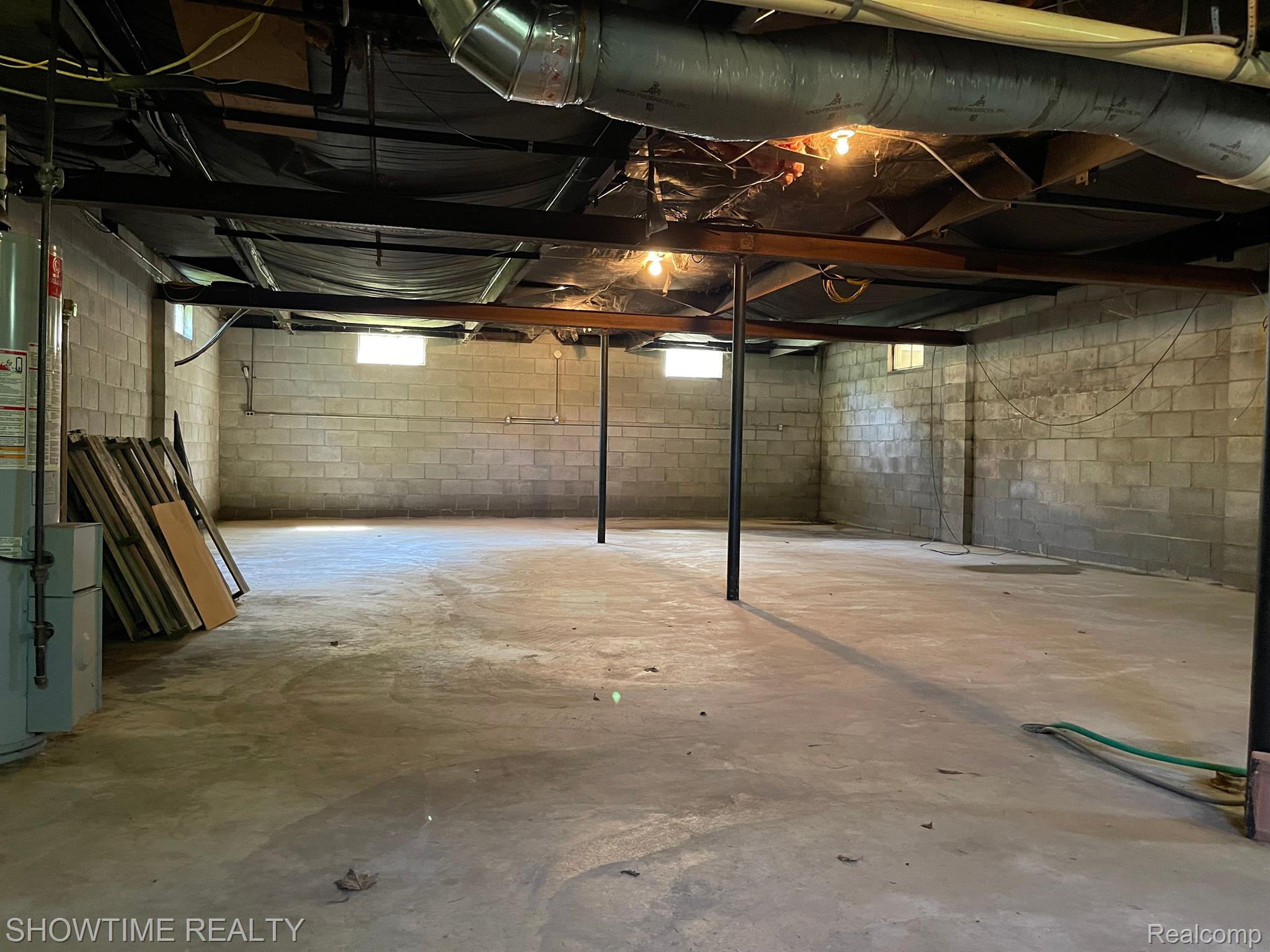 5957 LYONS Road