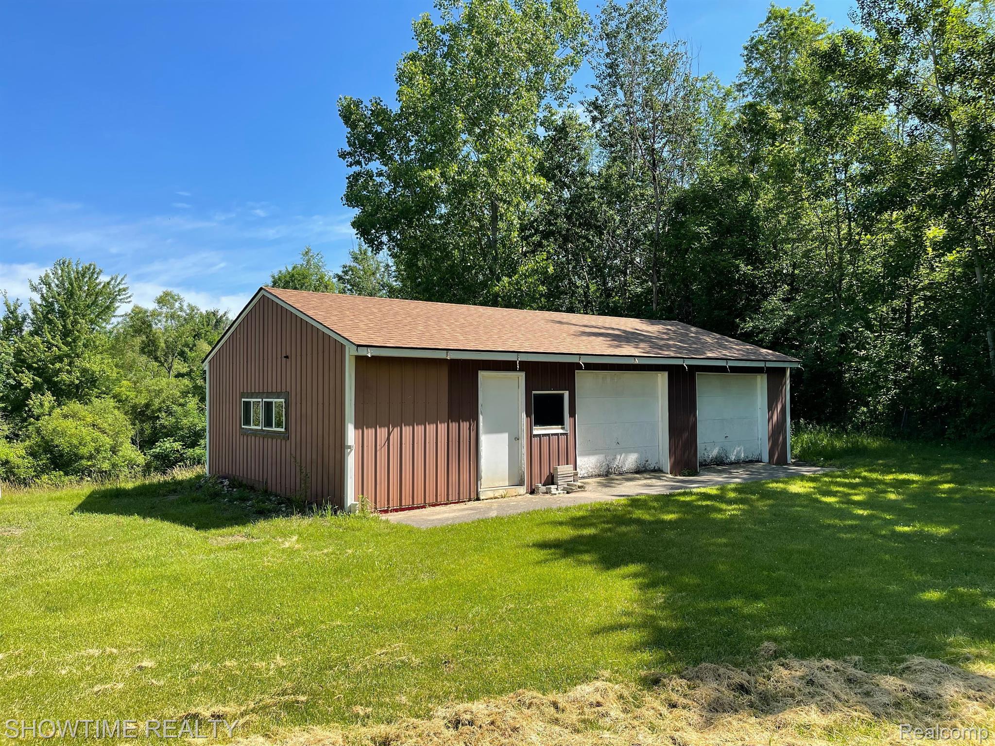 5957 LYONS Road
