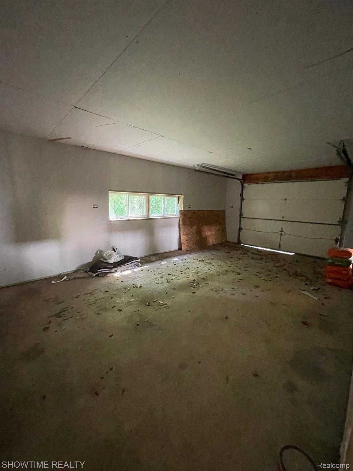5957 LYONS Road