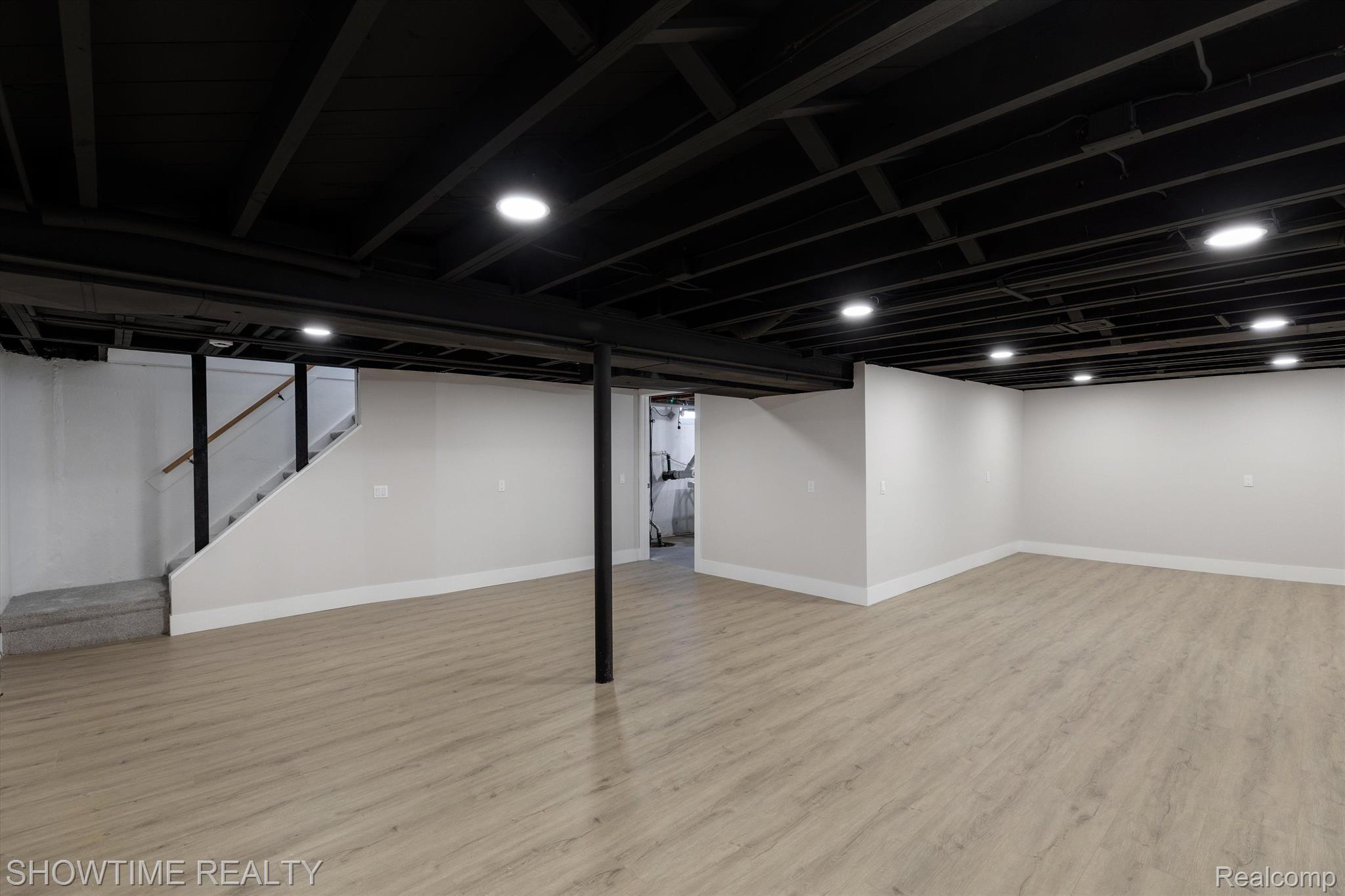 1476 N CUSTER Avenue