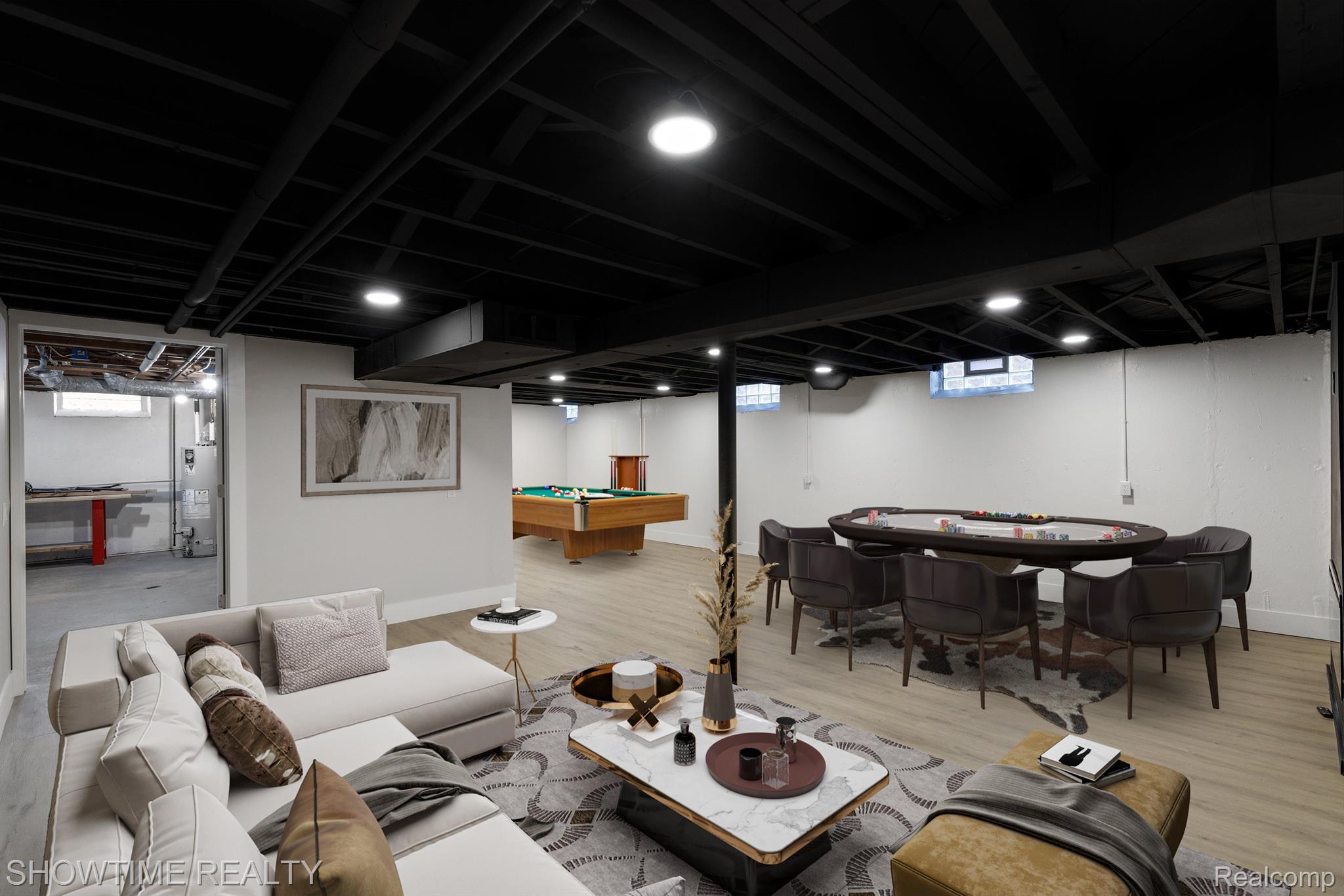 1476 N CUSTER Avenue