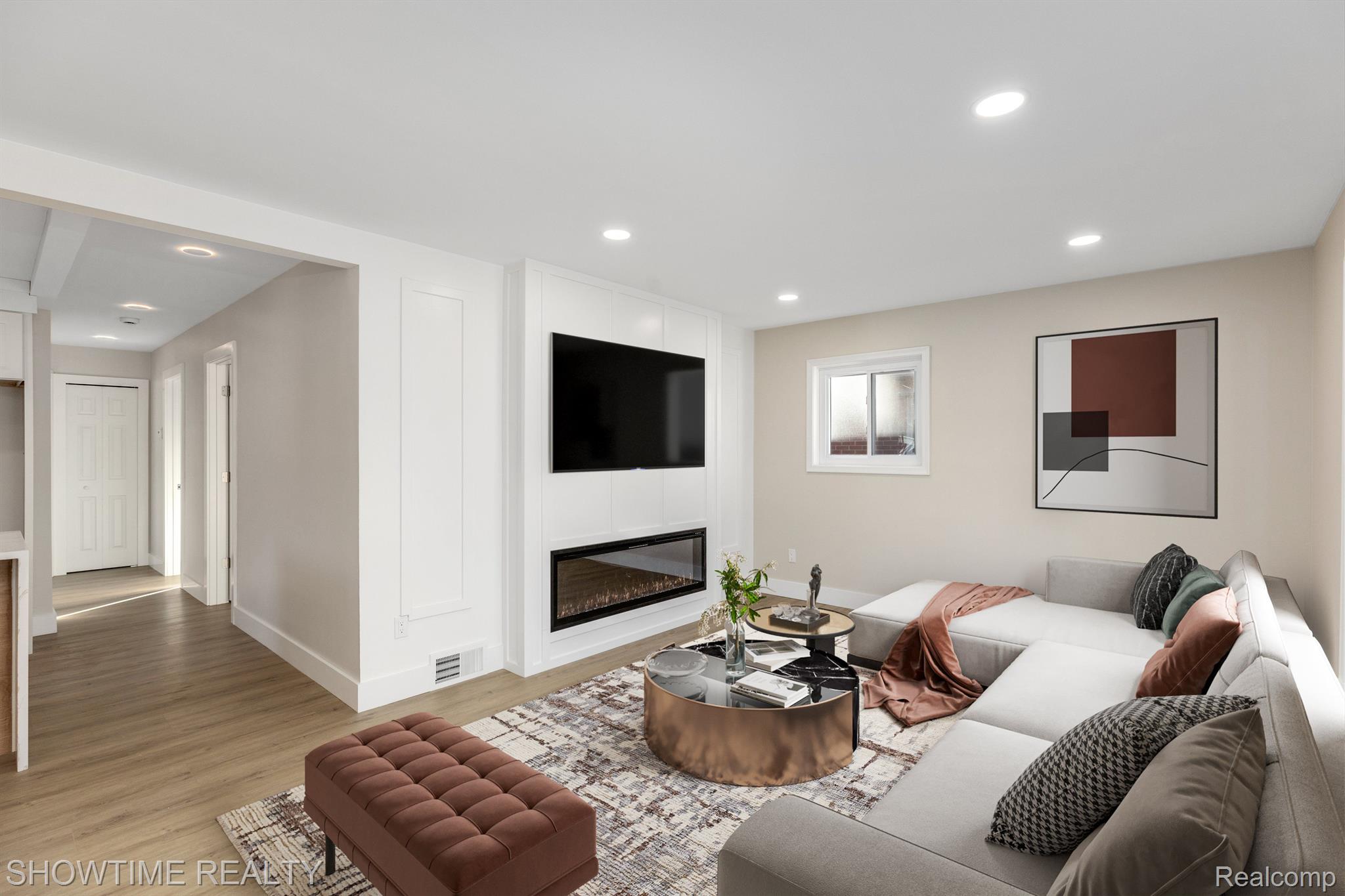 1476 N CUSTER Avenue