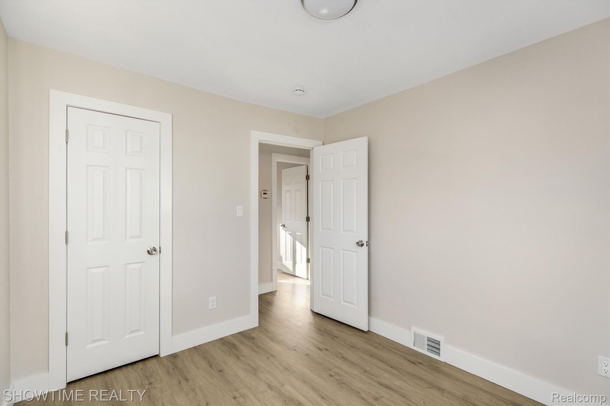 1476 N CUSTER Avenue