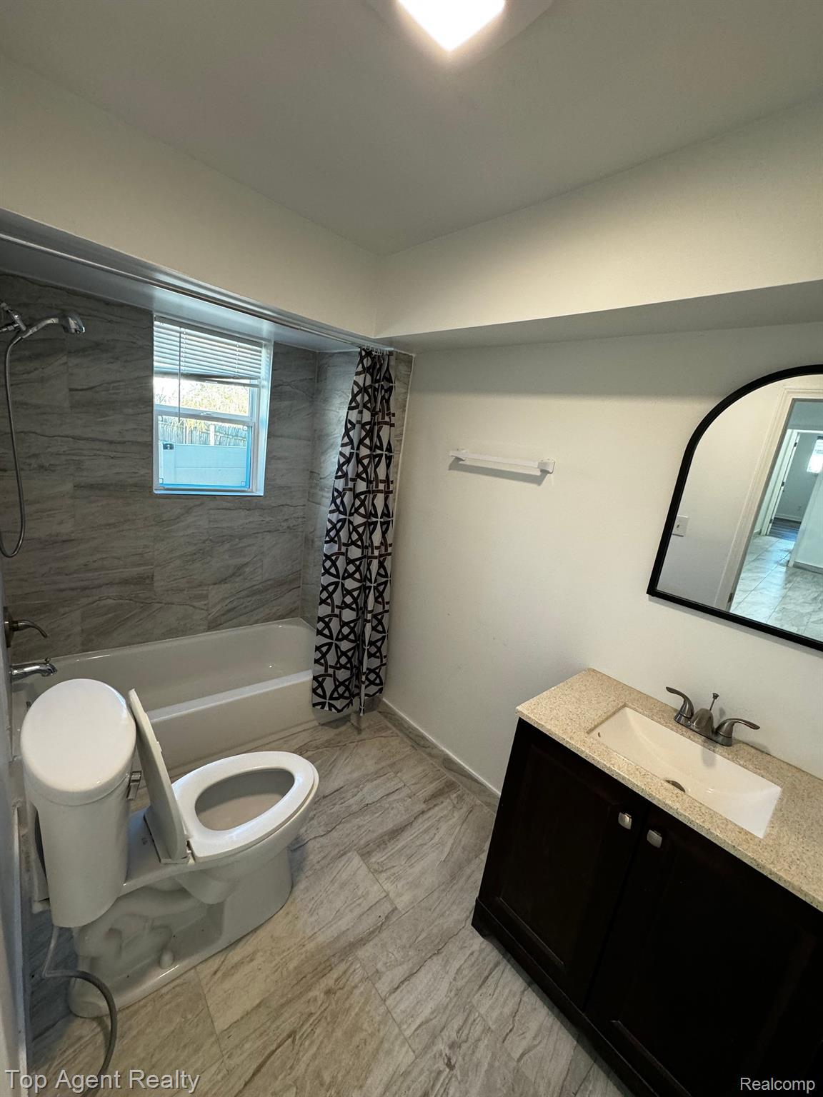 30486 GROVELAND Street