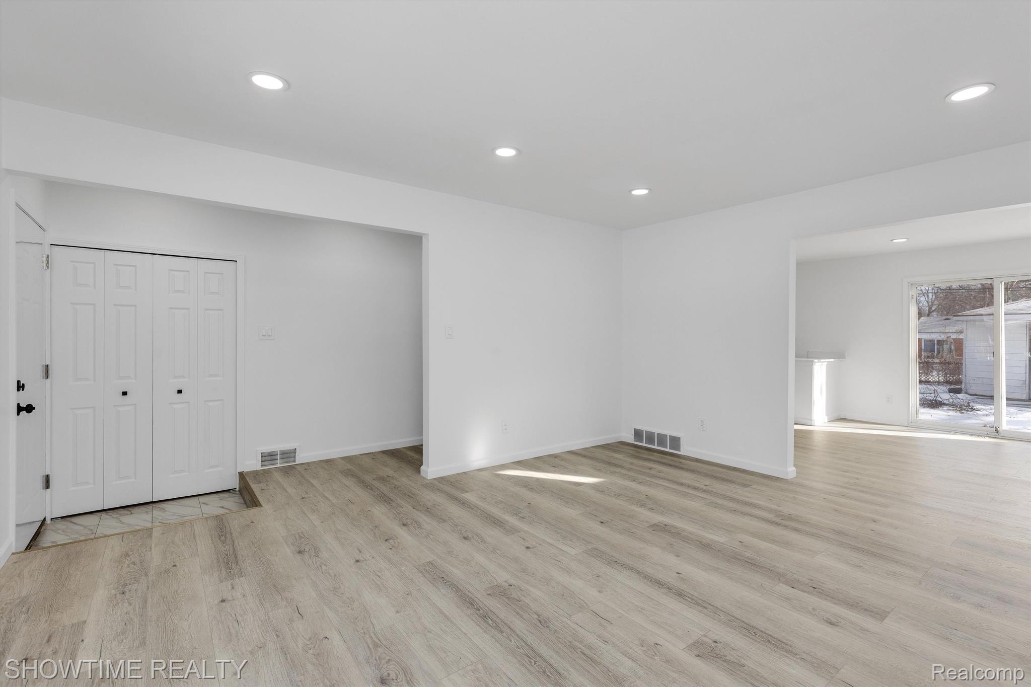 19940 BRENTWOOD Street