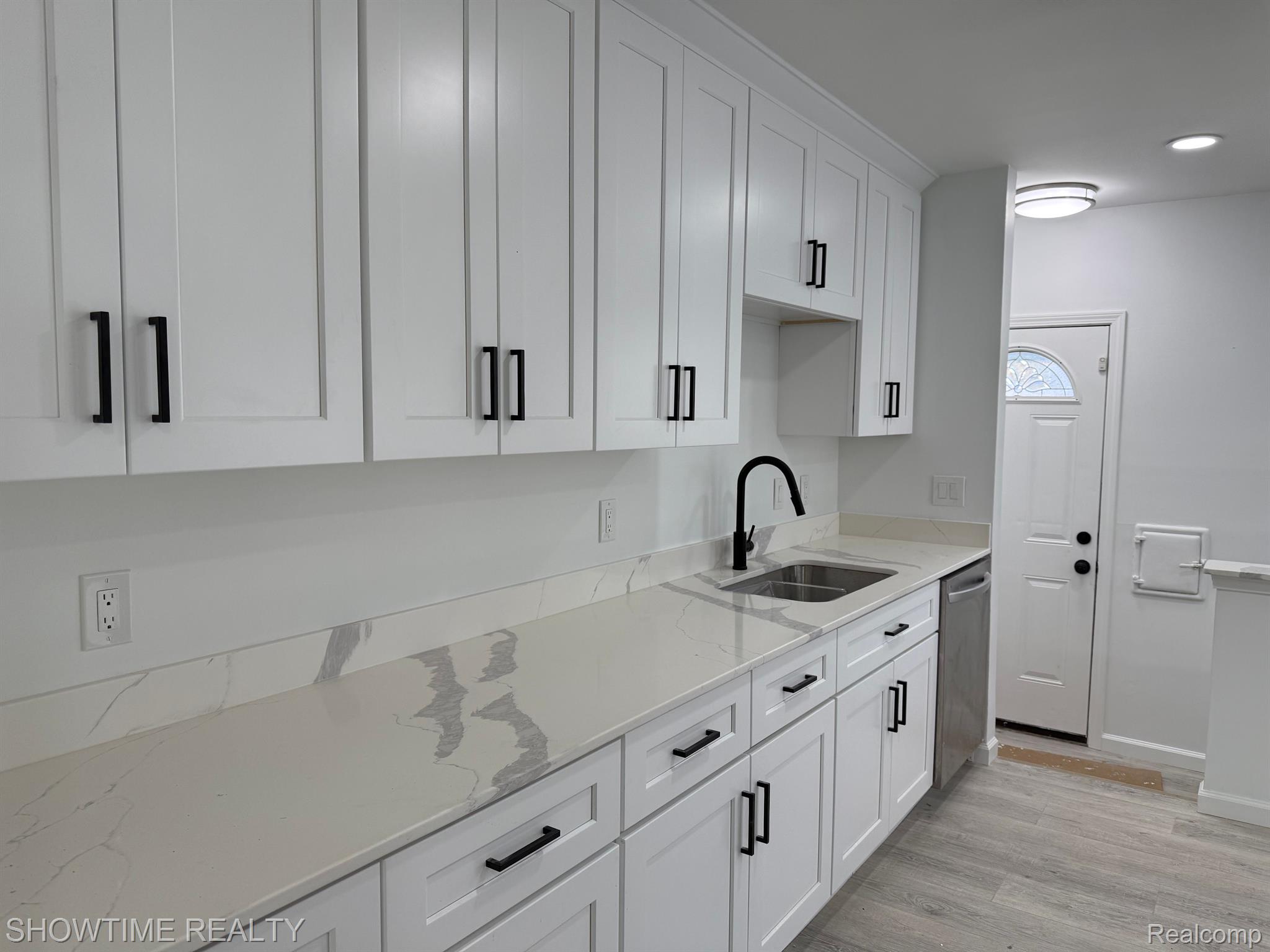 19940 BRENTWOOD Street