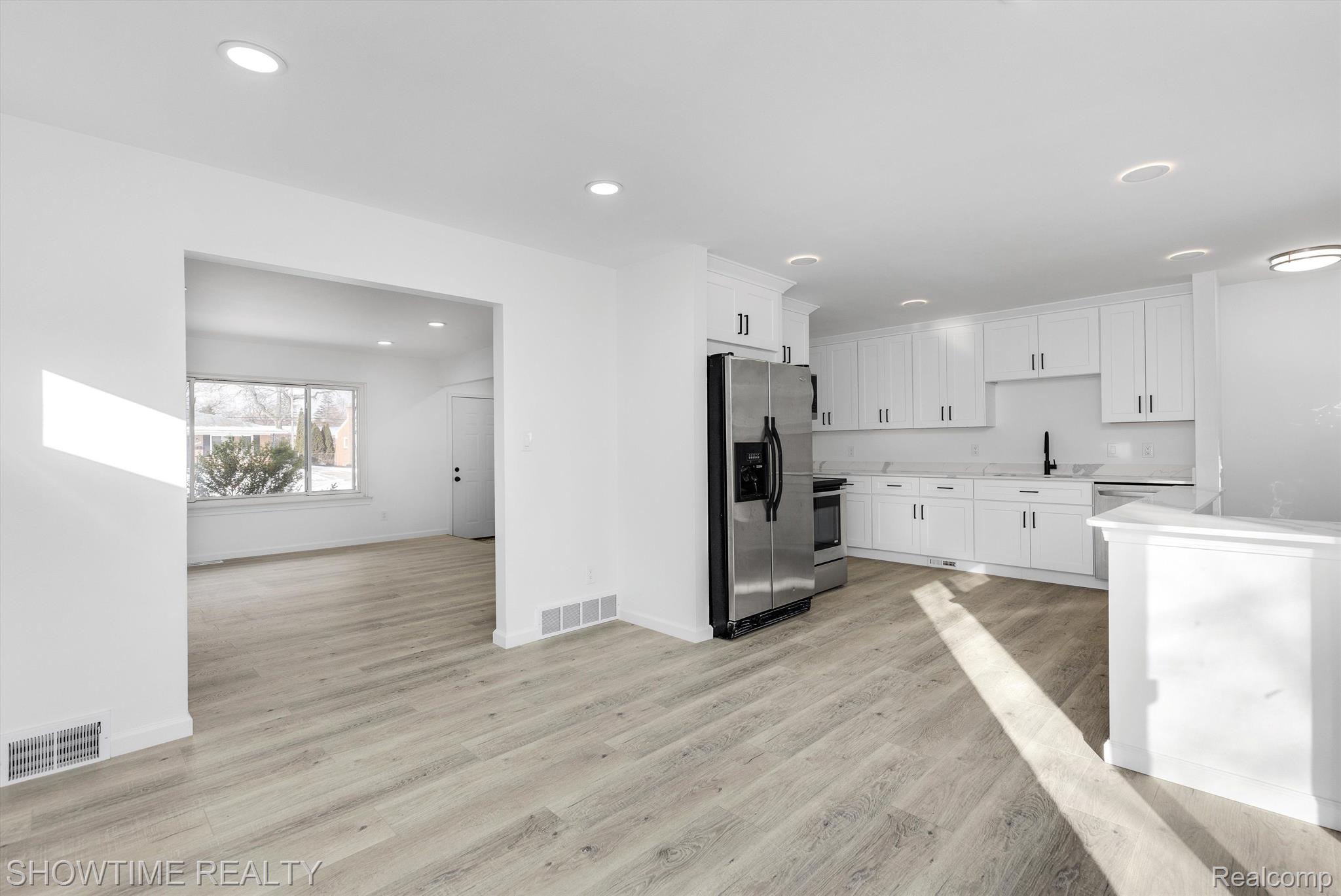 19940 BRENTWOOD Street