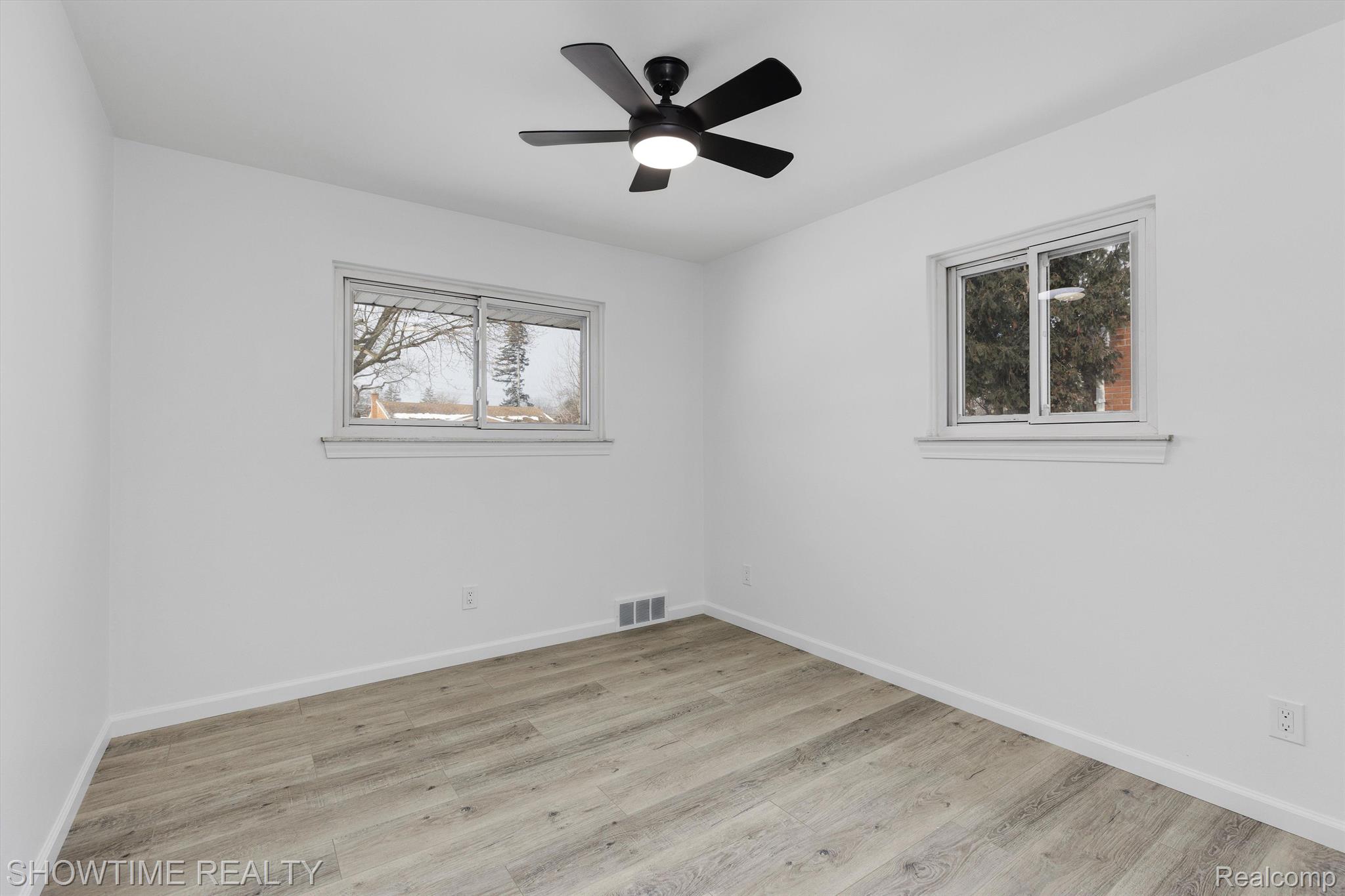 19940 BRENTWOOD Street