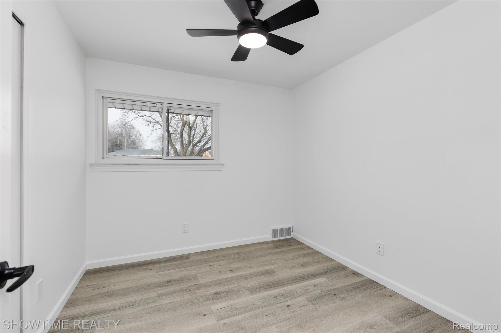 19940 BRENTWOOD Street