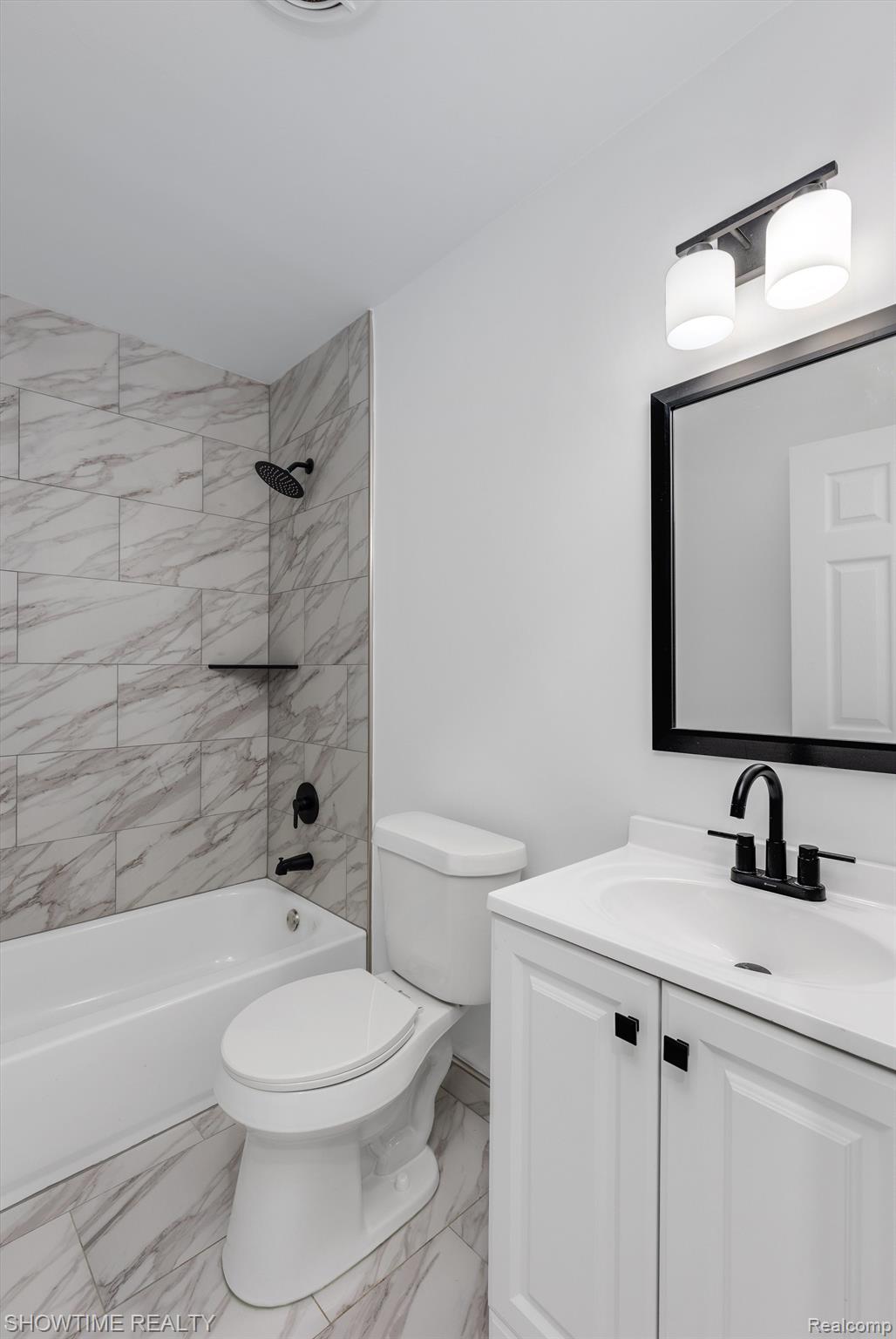 19940 BRENTWOOD Street