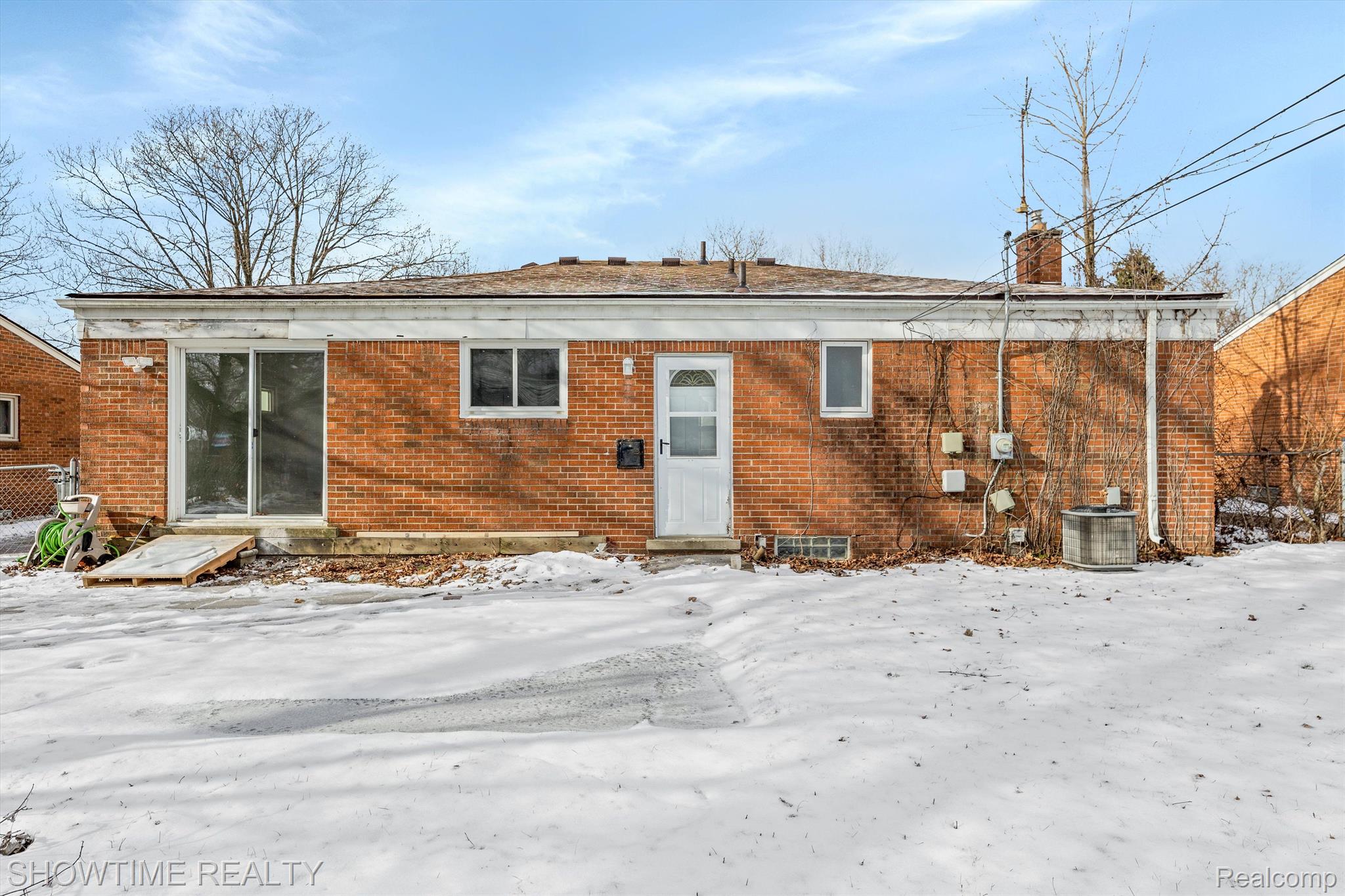 19940 BRENTWOOD Street