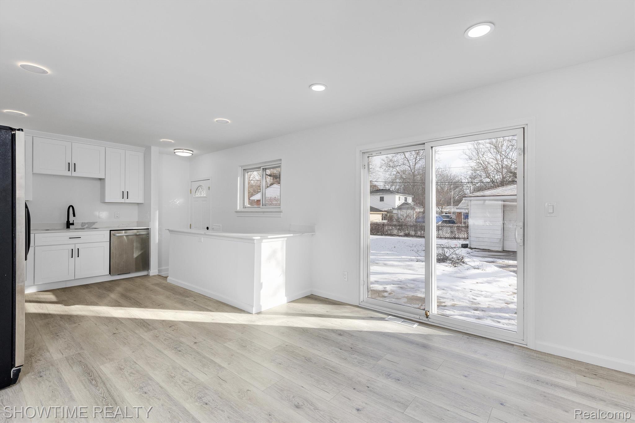 19940 BRENTWOOD Street