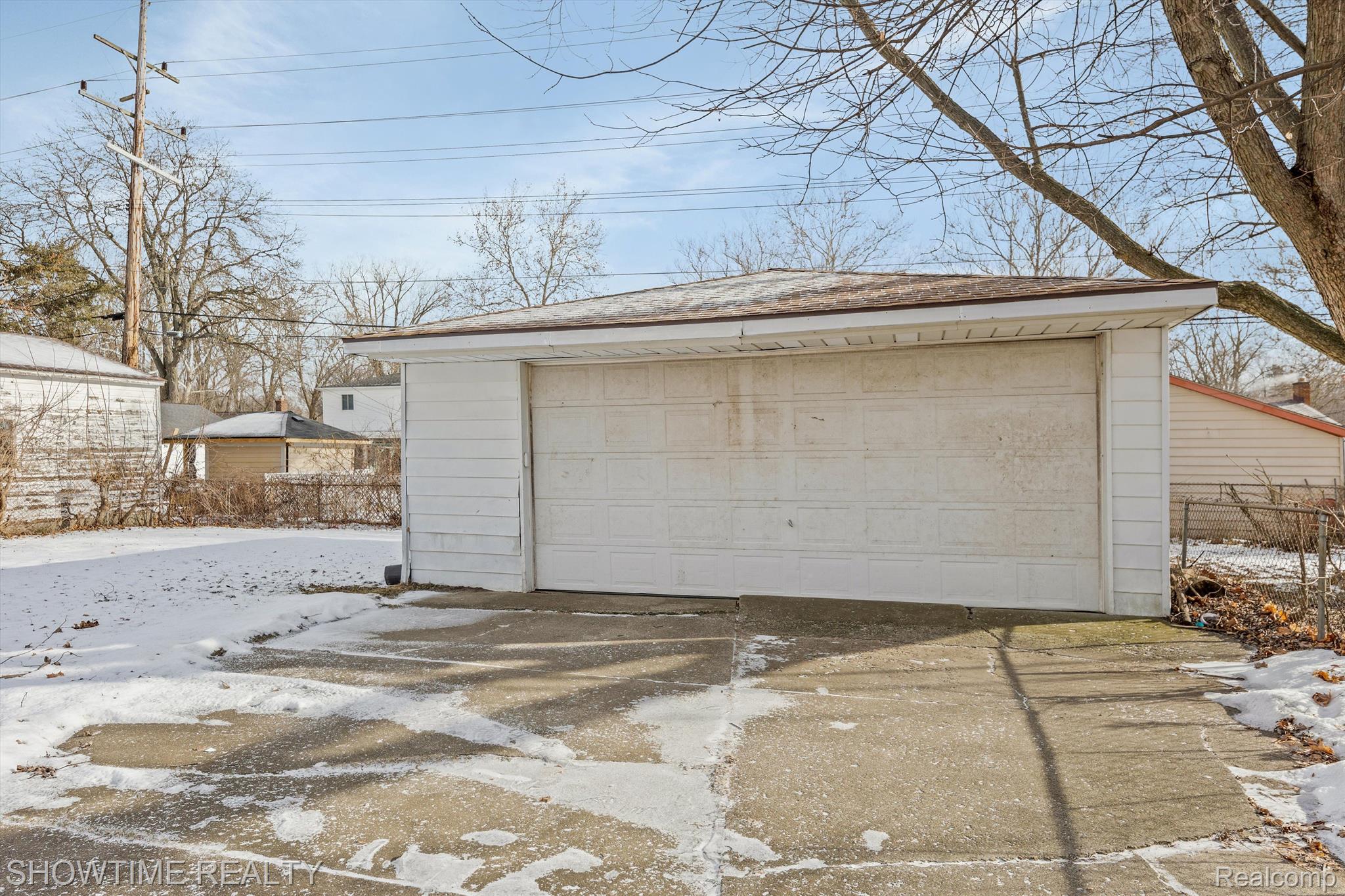 19940 BRENTWOOD Street