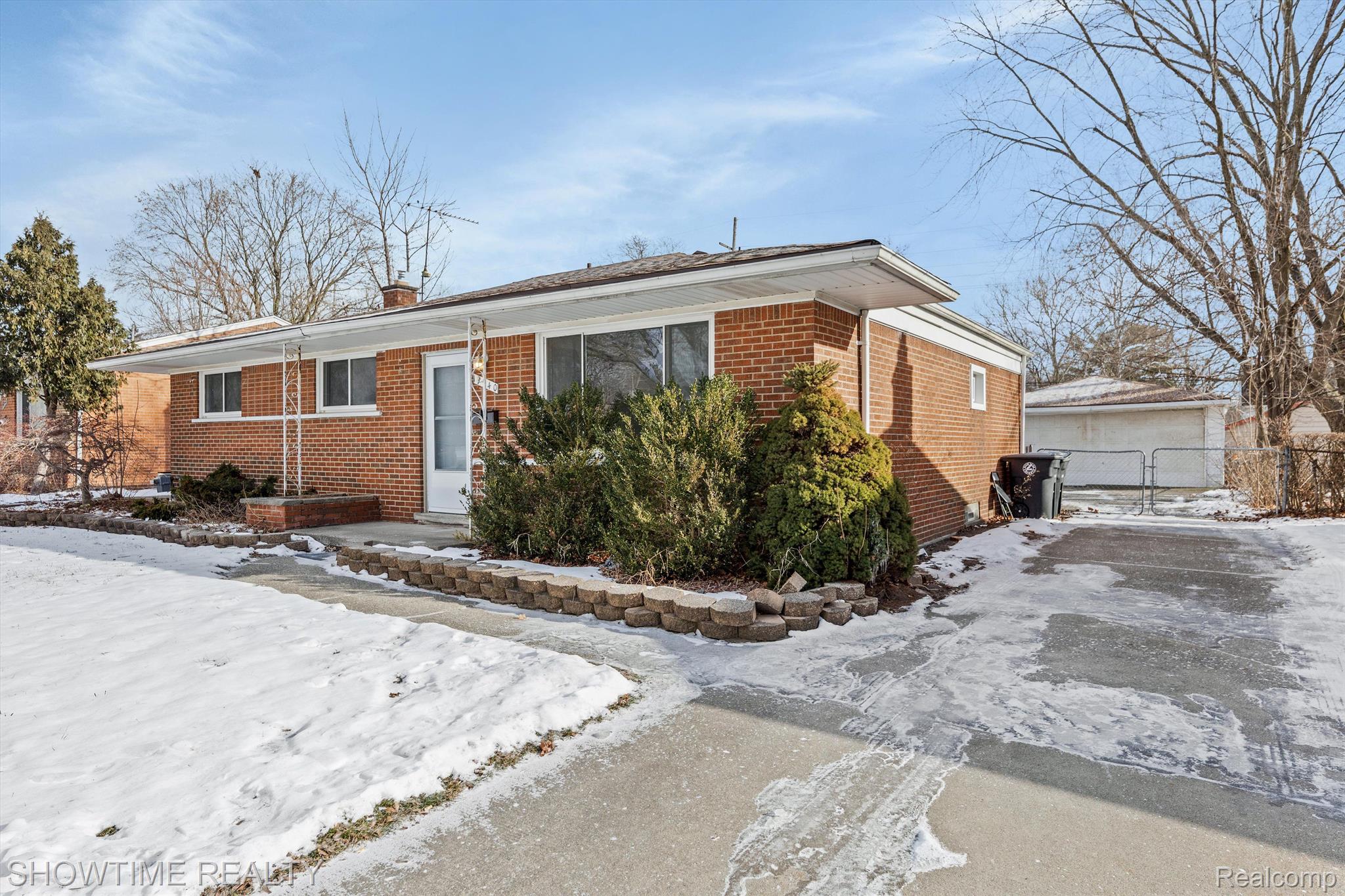 19940 BRENTWOOD Street