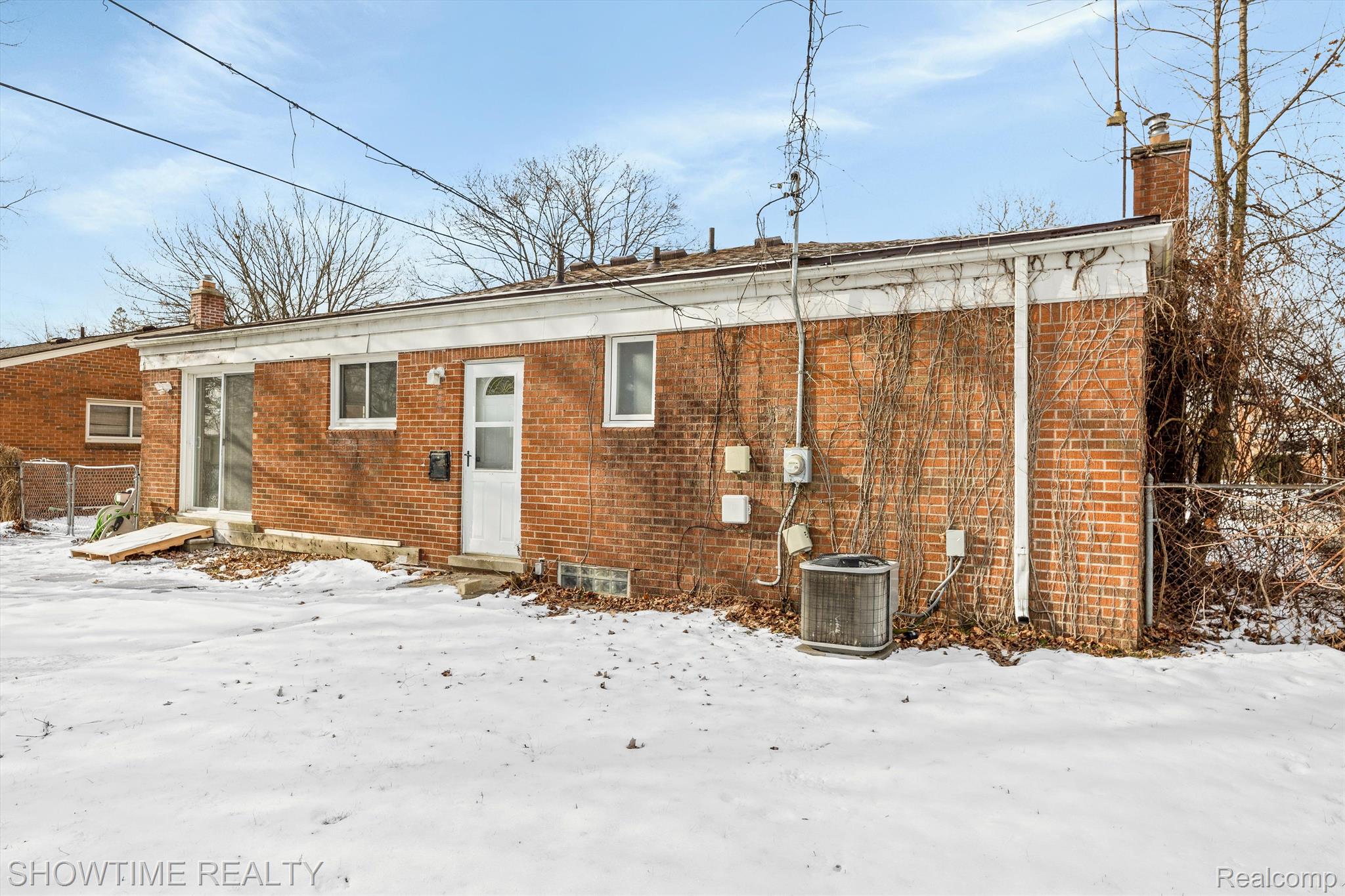 19940 BRENTWOOD Street