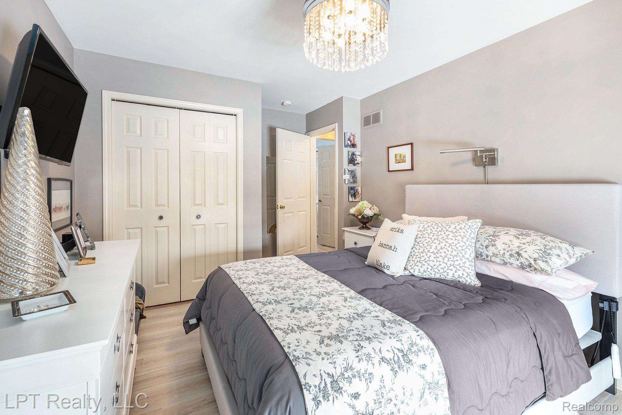 54472 ISLE ROYALE Avenue