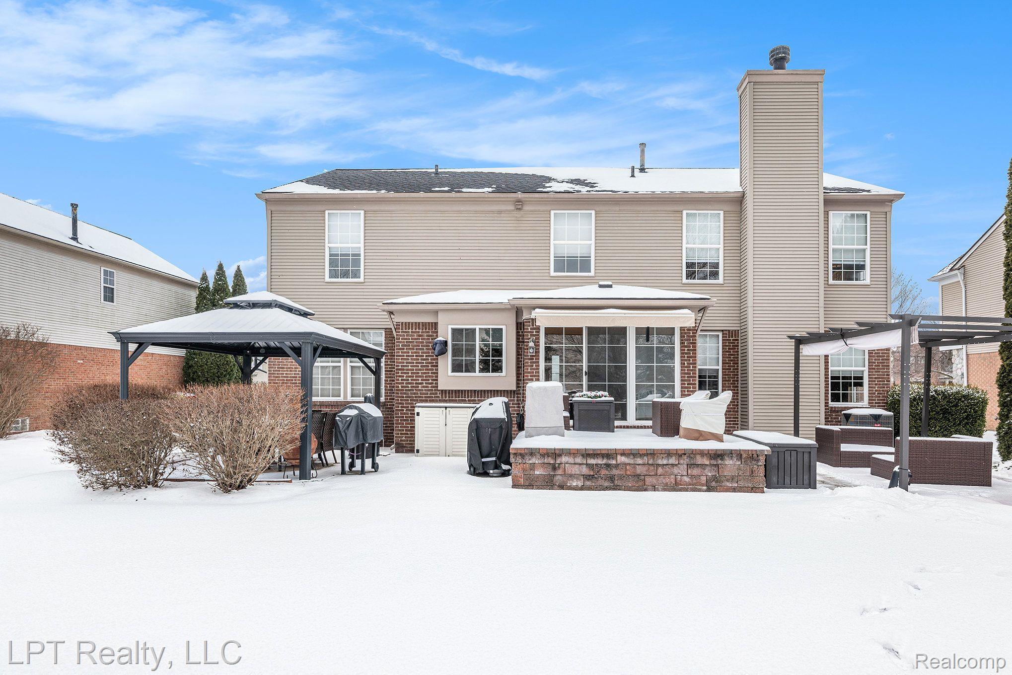 54472 ISLE ROYALE Avenue