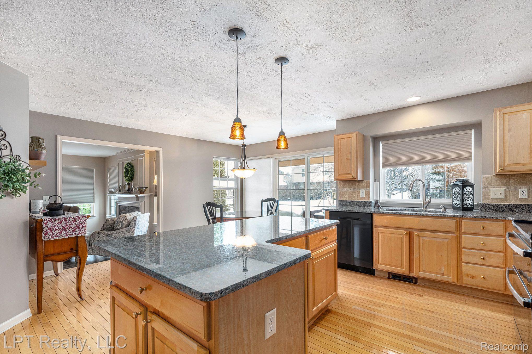 54472 ISLE ROYALE Avenue