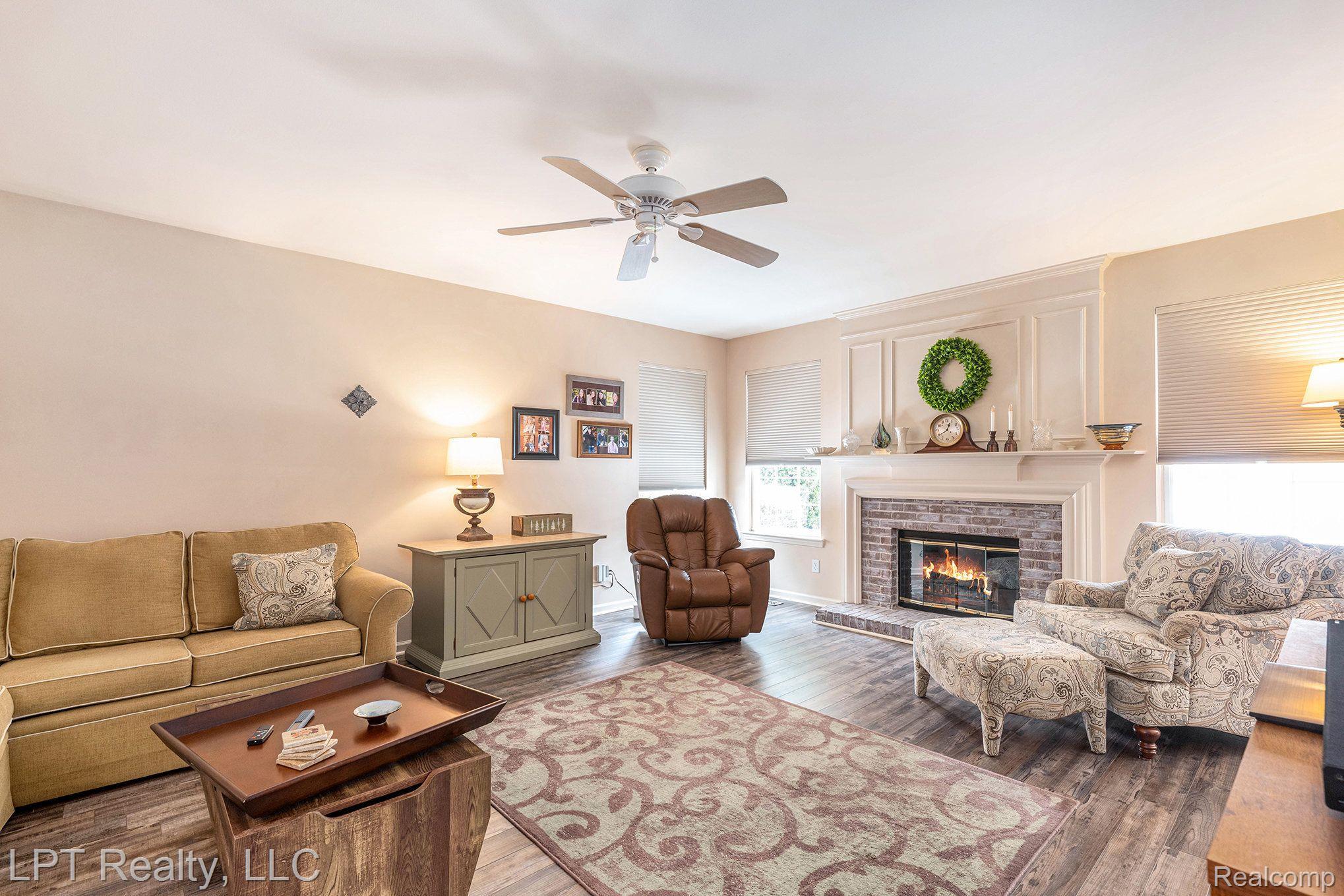 54472 ISLE ROYALE Avenue