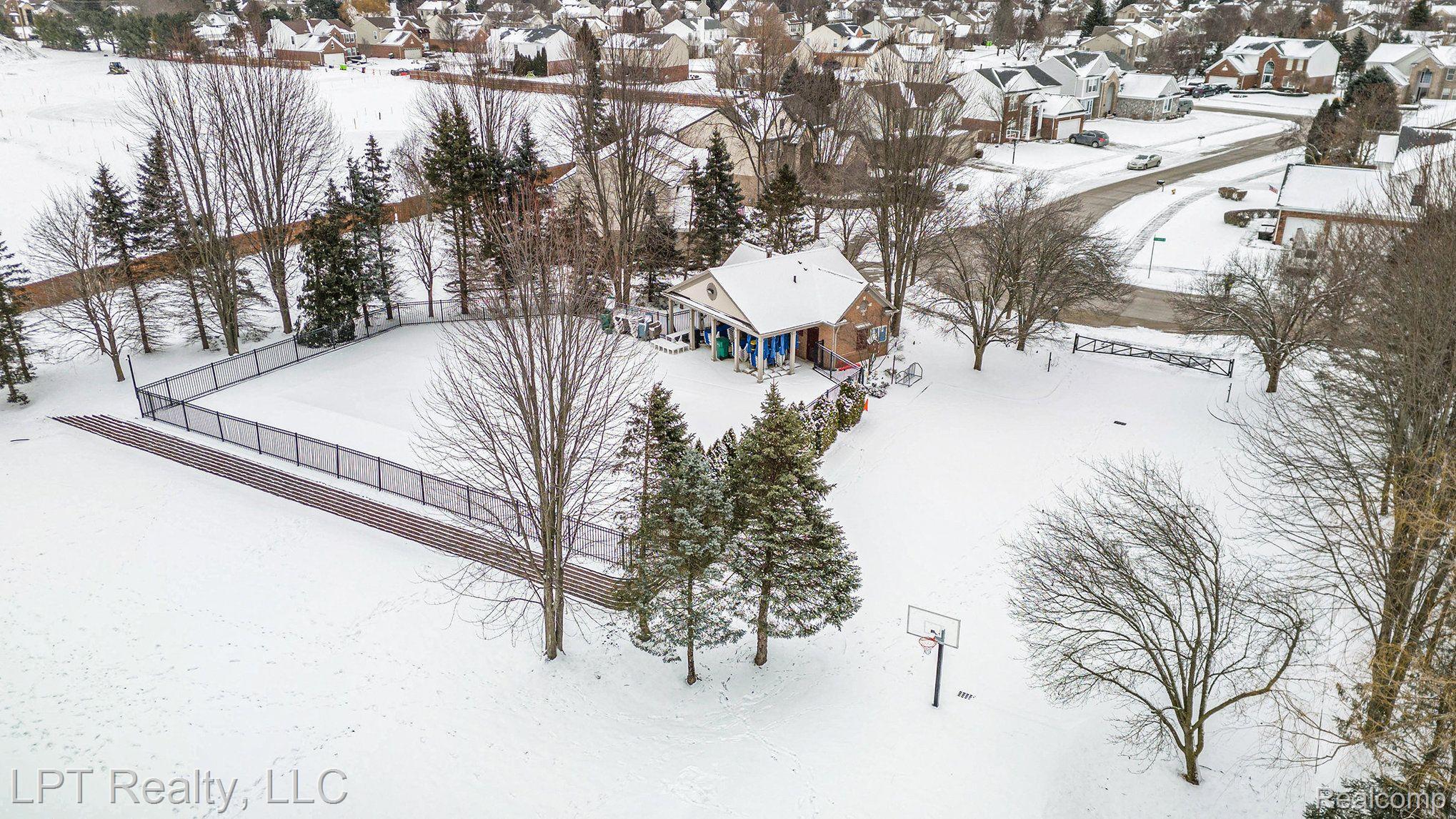 54472 ISLE ROYALE Avenue