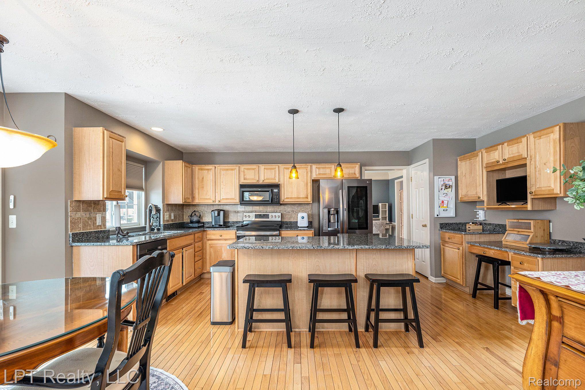 54472 ISLE ROYALE Avenue