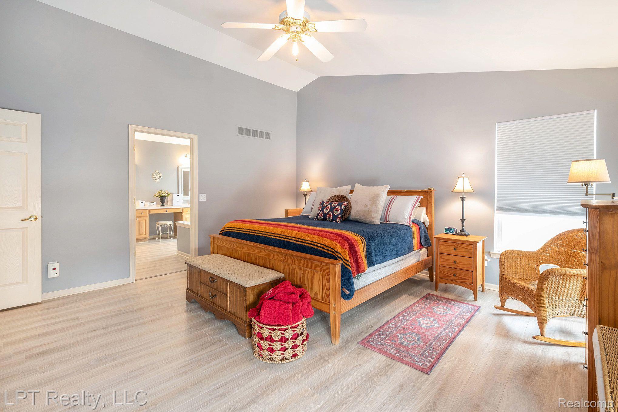 54472 ISLE ROYALE Avenue