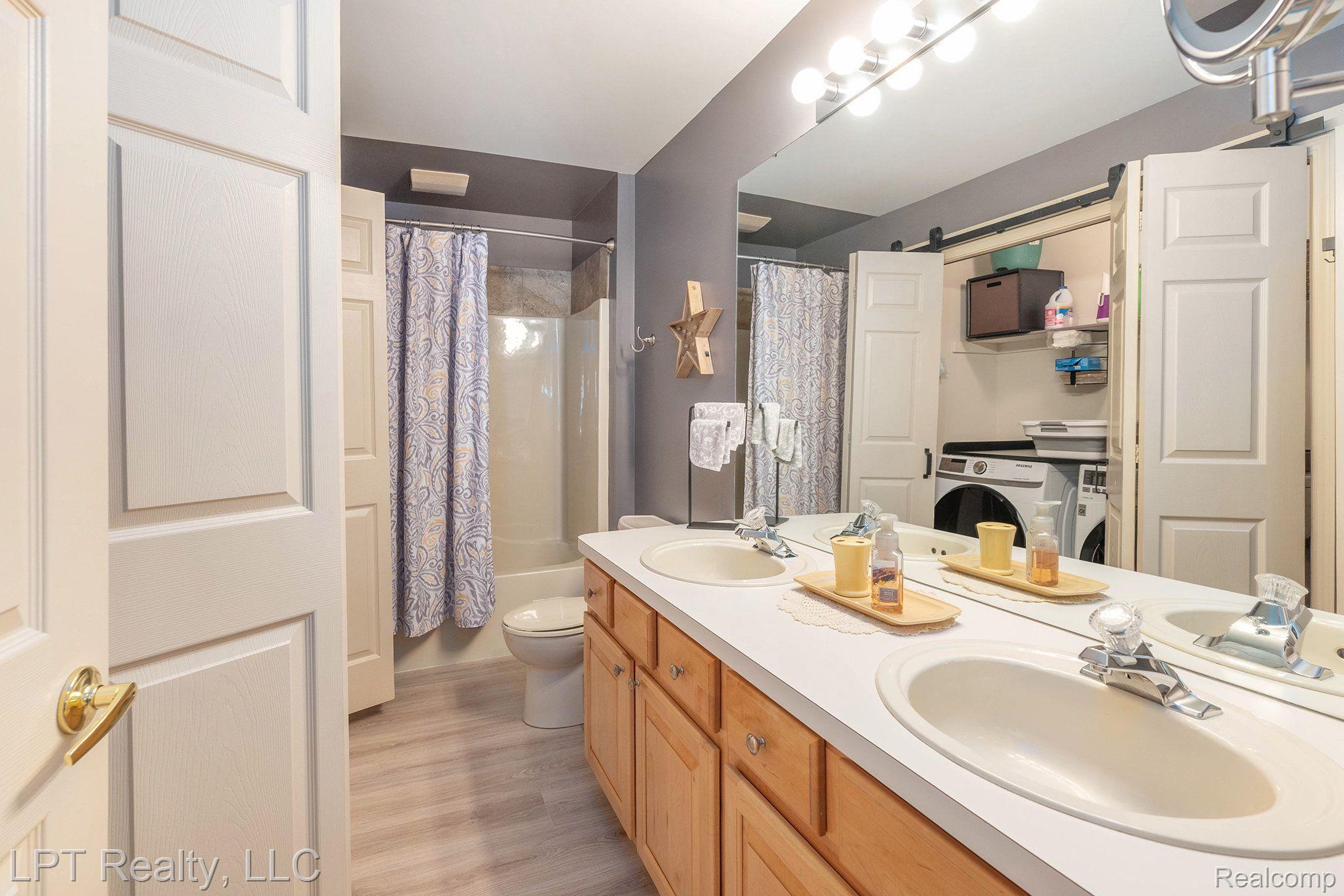 54472 ISLE ROYALE Avenue