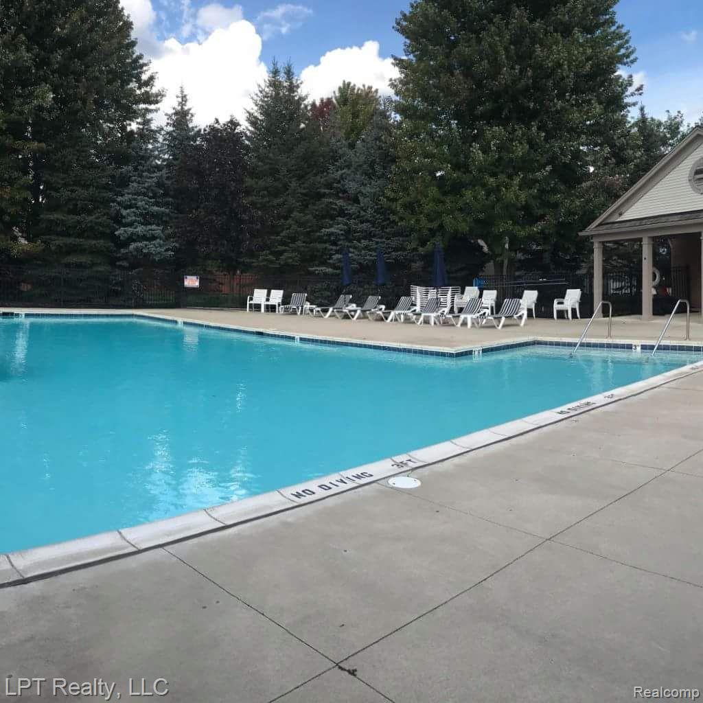 54472 ISLE ROYALE Avenue