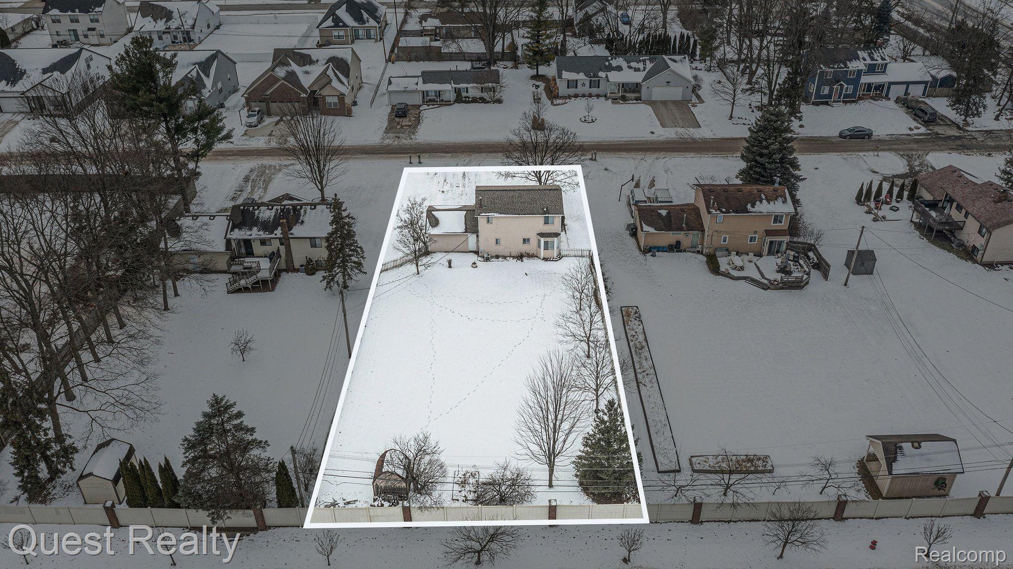 3025 ROCKHAVEN Avenue