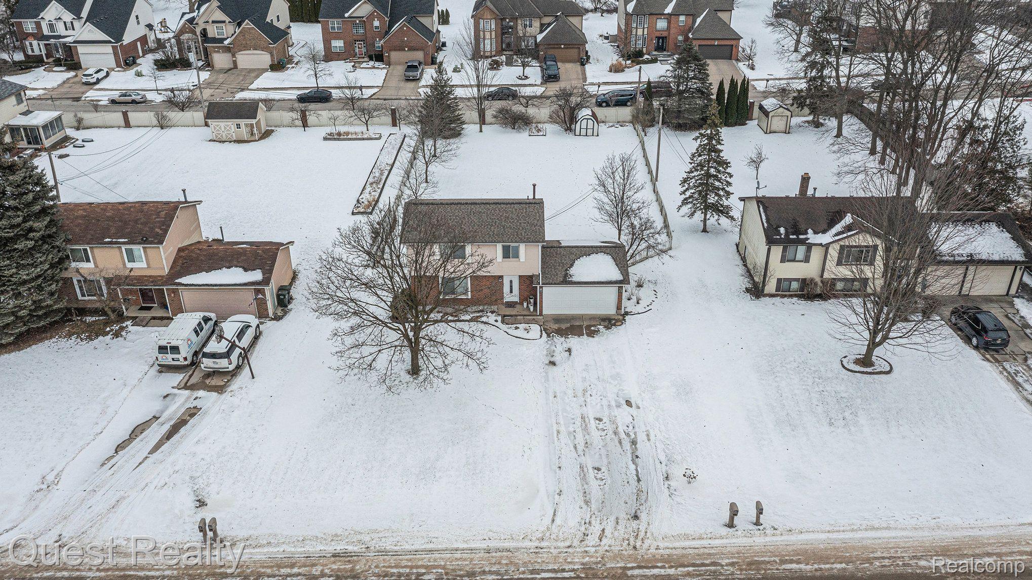 3025 ROCKHAVEN Avenue