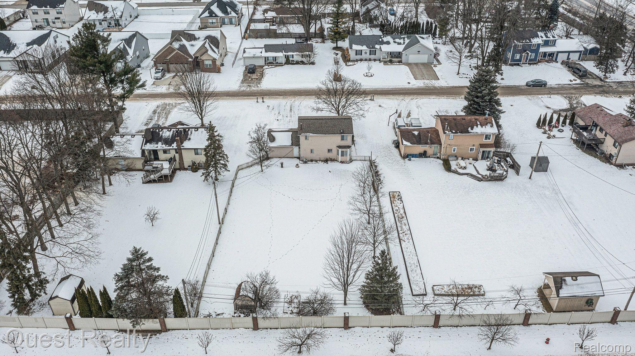 3025 ROCKHAVEN Avenue