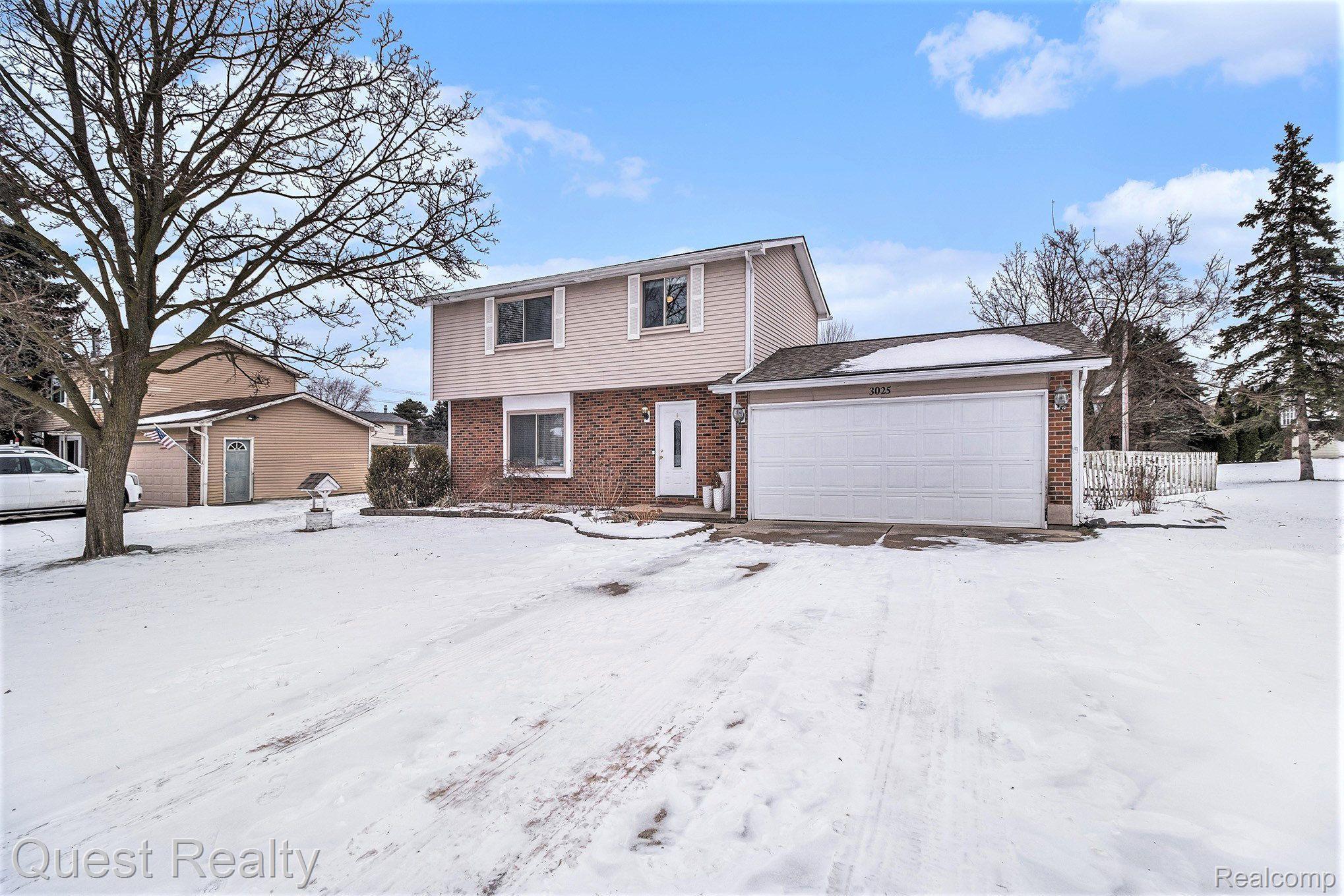 3025 ROCKHAVEN Avenue