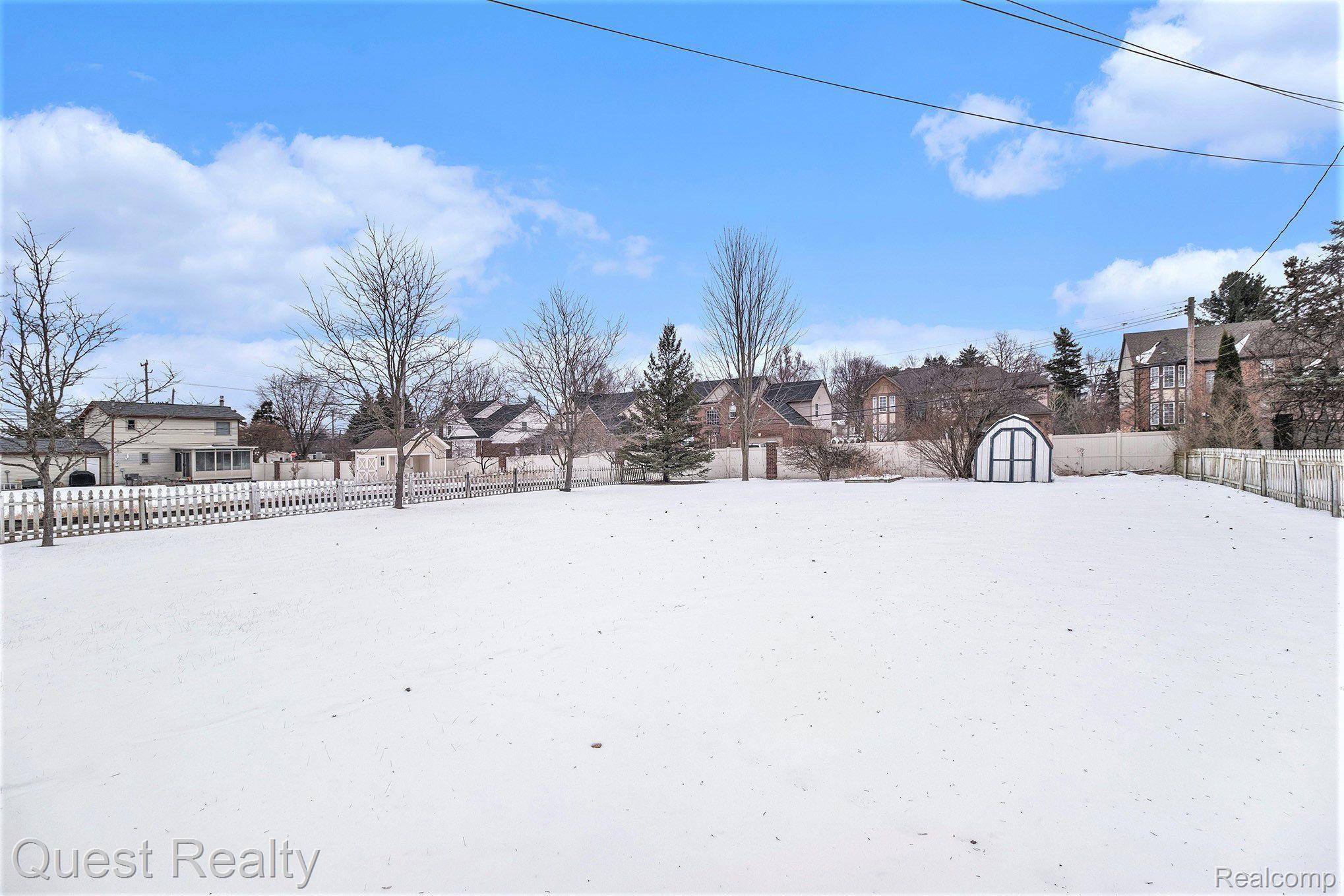 3025 ROCKHAVEN Avenue