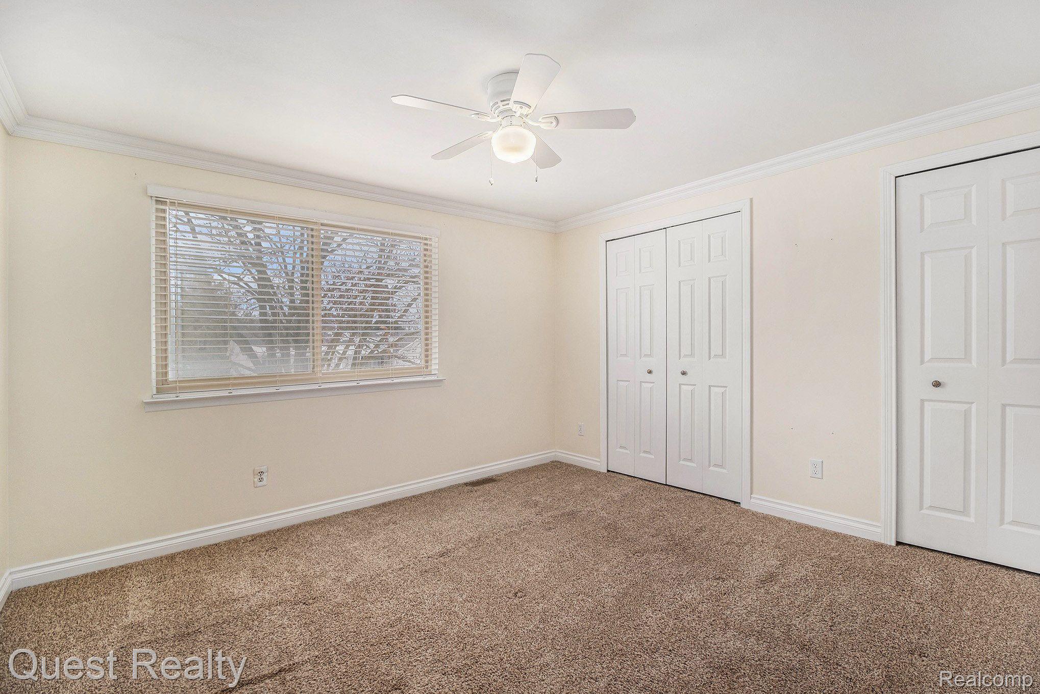 3025 ROCKHAVEN Avenue