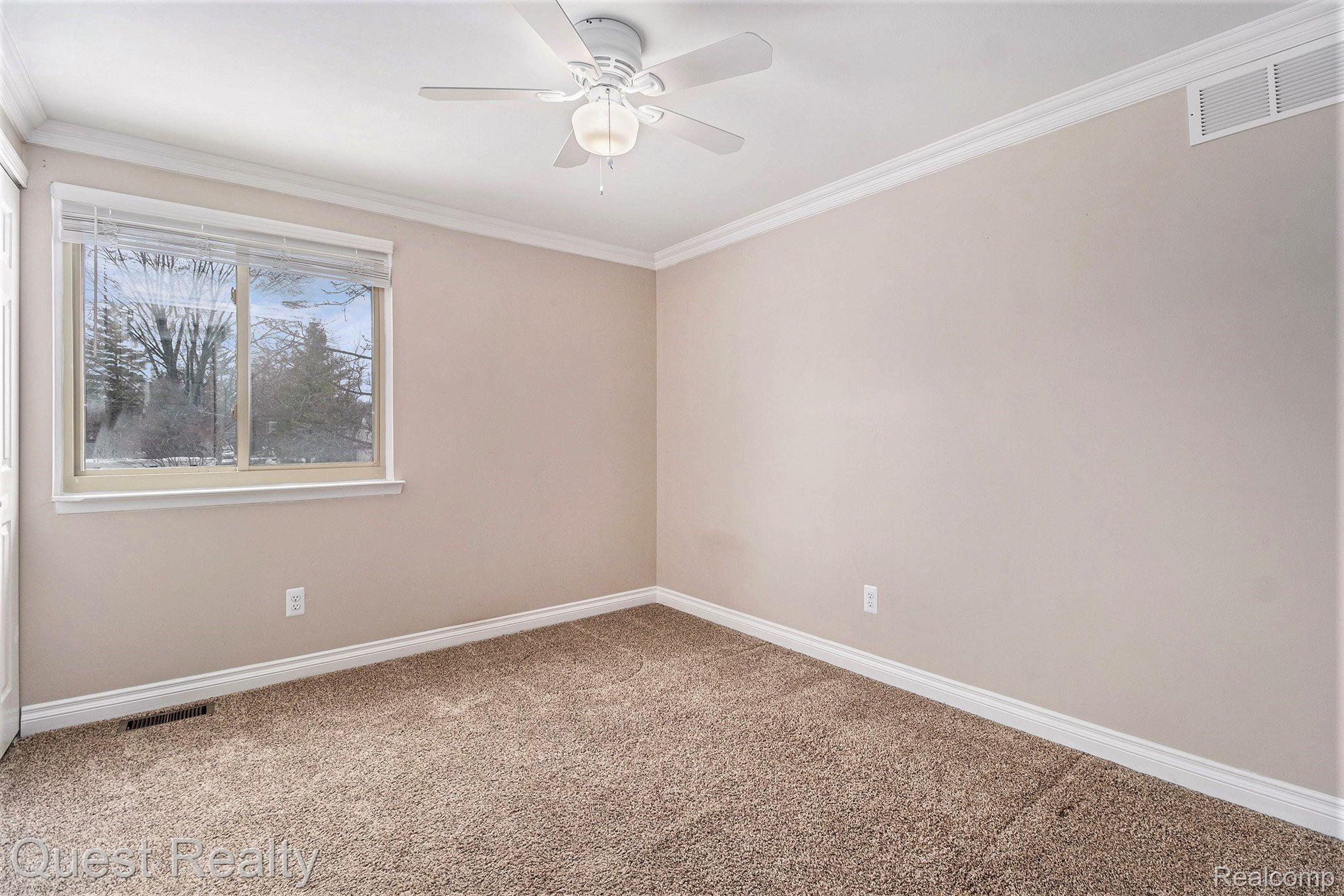 3025 ROCKHAVEN Avenue